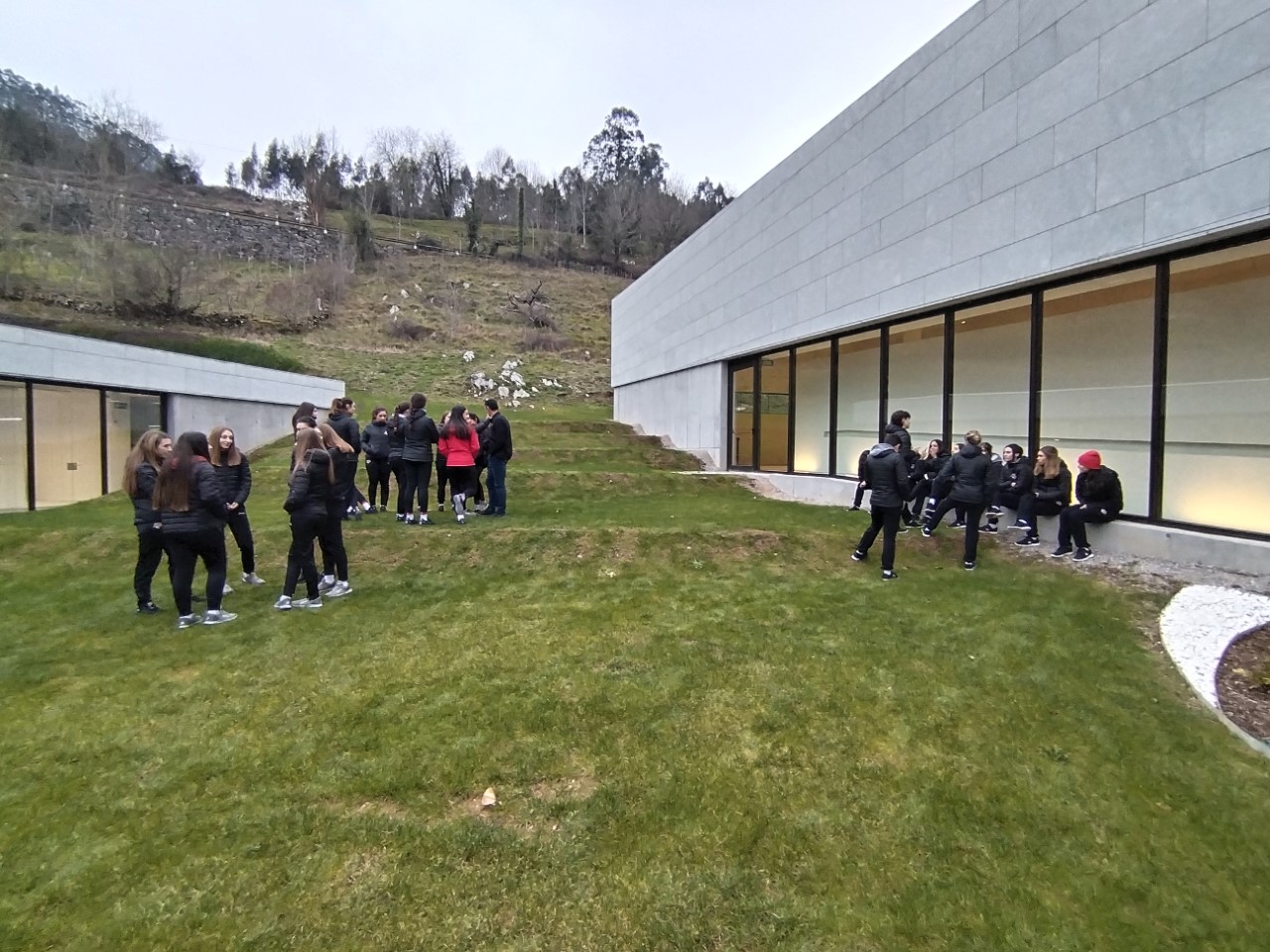 El  Cantabria Deporte-Rio Miera Meruelo se presenta en el Centro de Arte Rupestre de Puente Viesgo