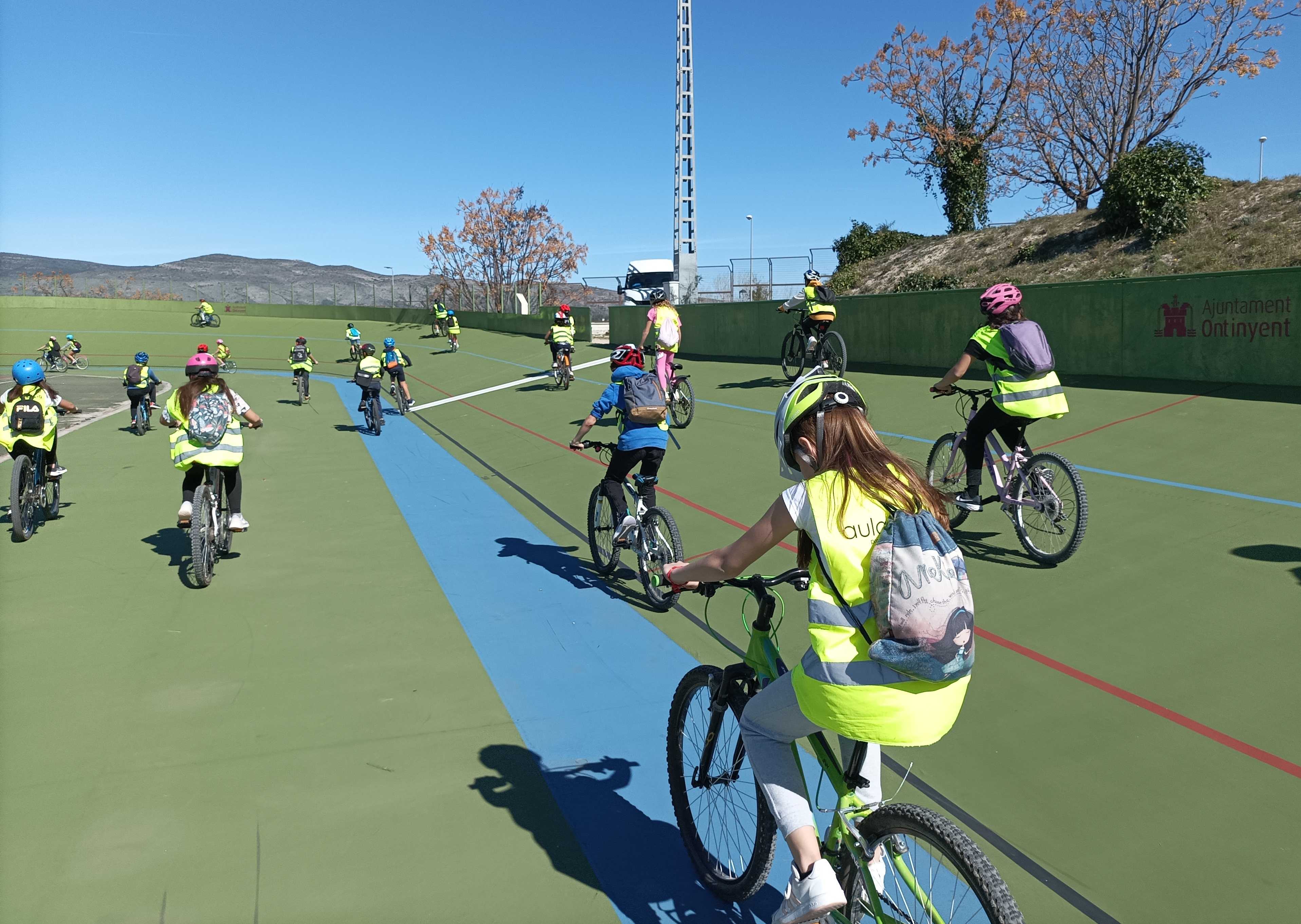 La Federació organitza la primera Trobada Ciclista Inter-Centres d'Aula Ciclista a Ontinyent