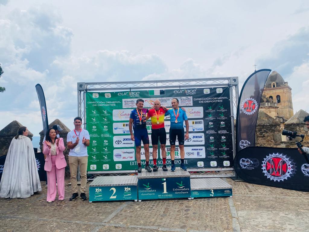 Natalia Fischer y Sergio Mantecón, campeones de España de Maratón en Jerez de los Caballeros