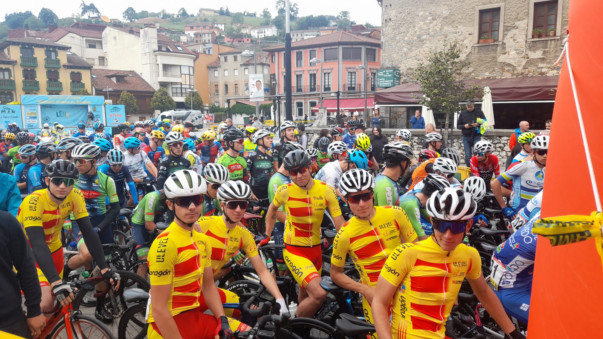 La selección aragonesa cierra una gran XXI Vuelta Ciclista a la Montaña Central de Asturias
