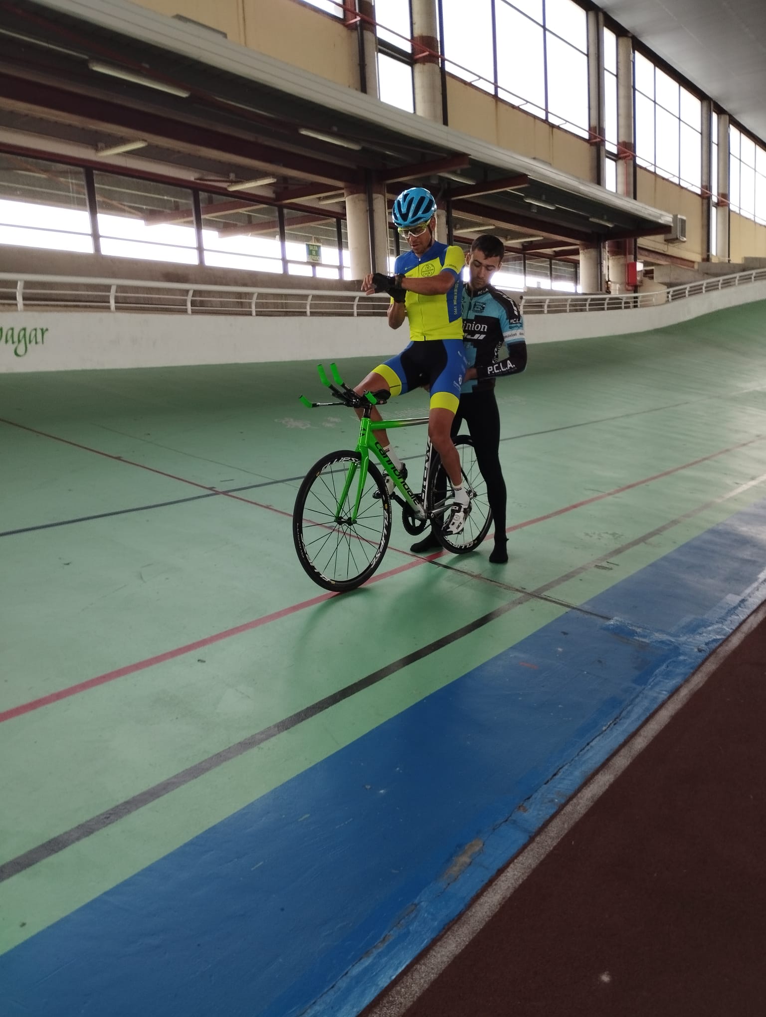 Últimos entrenamientos para los ciclistas antes del Campeonato de España de Pista