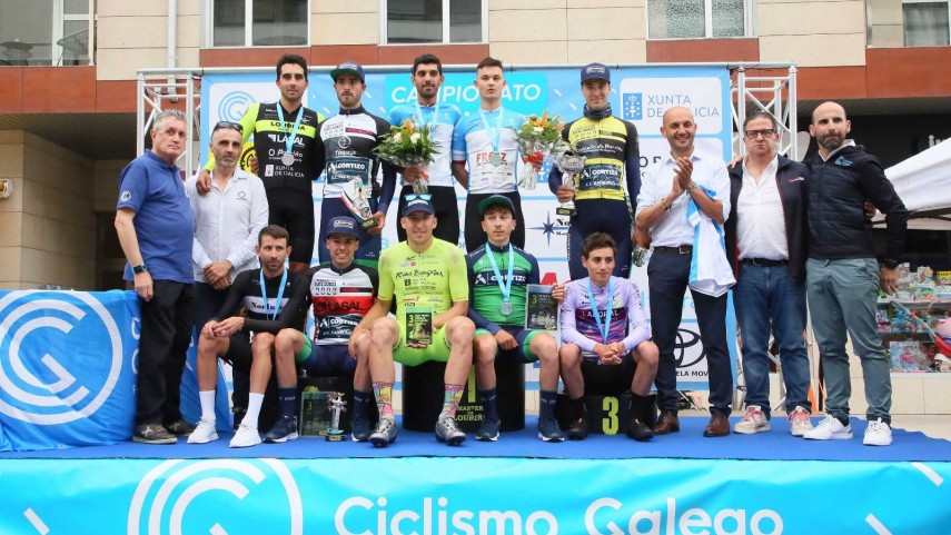 O-sub23-Ruben-Fandino-e-o-elite-Ivan-Dias-novos-campions-de-Galicia-de-fondo-en-estrada