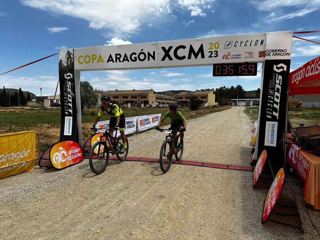 Eva Elbaile y Marc Labaila, vencedores de la II Sierra de Arcos Bike Race