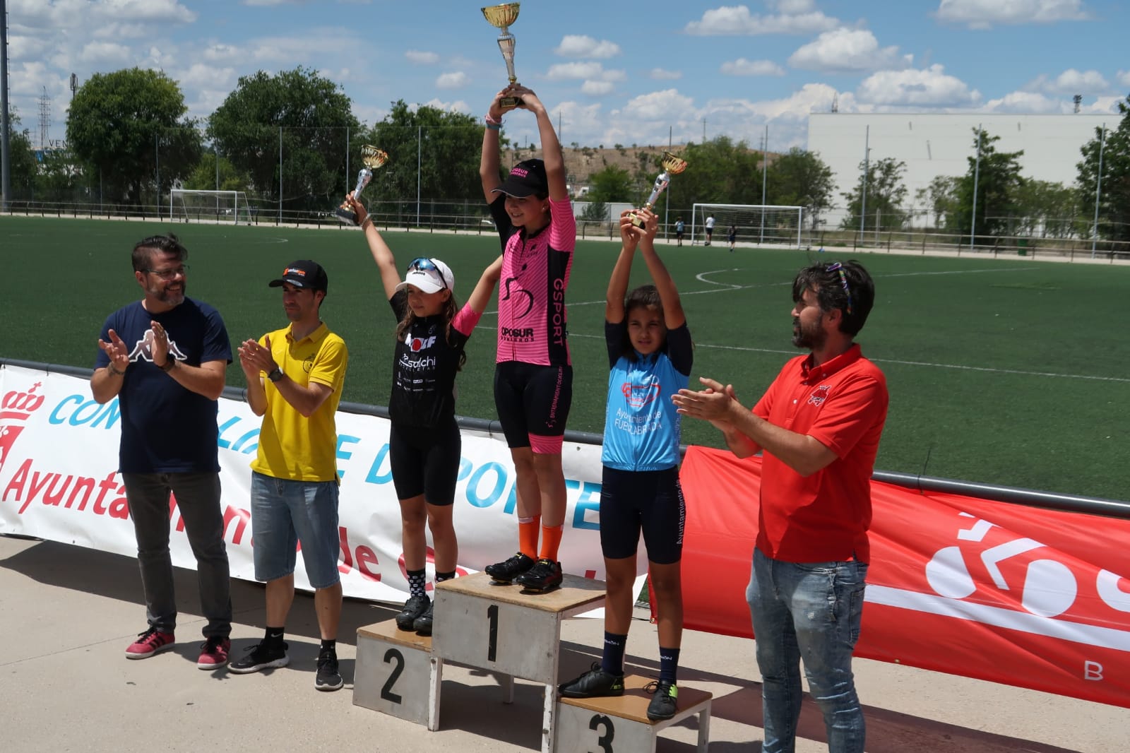 Exitoso Trofeo de Amistad en Coslada con emocionantes pruebas de ciclismo y el Campeonato de Gymkana