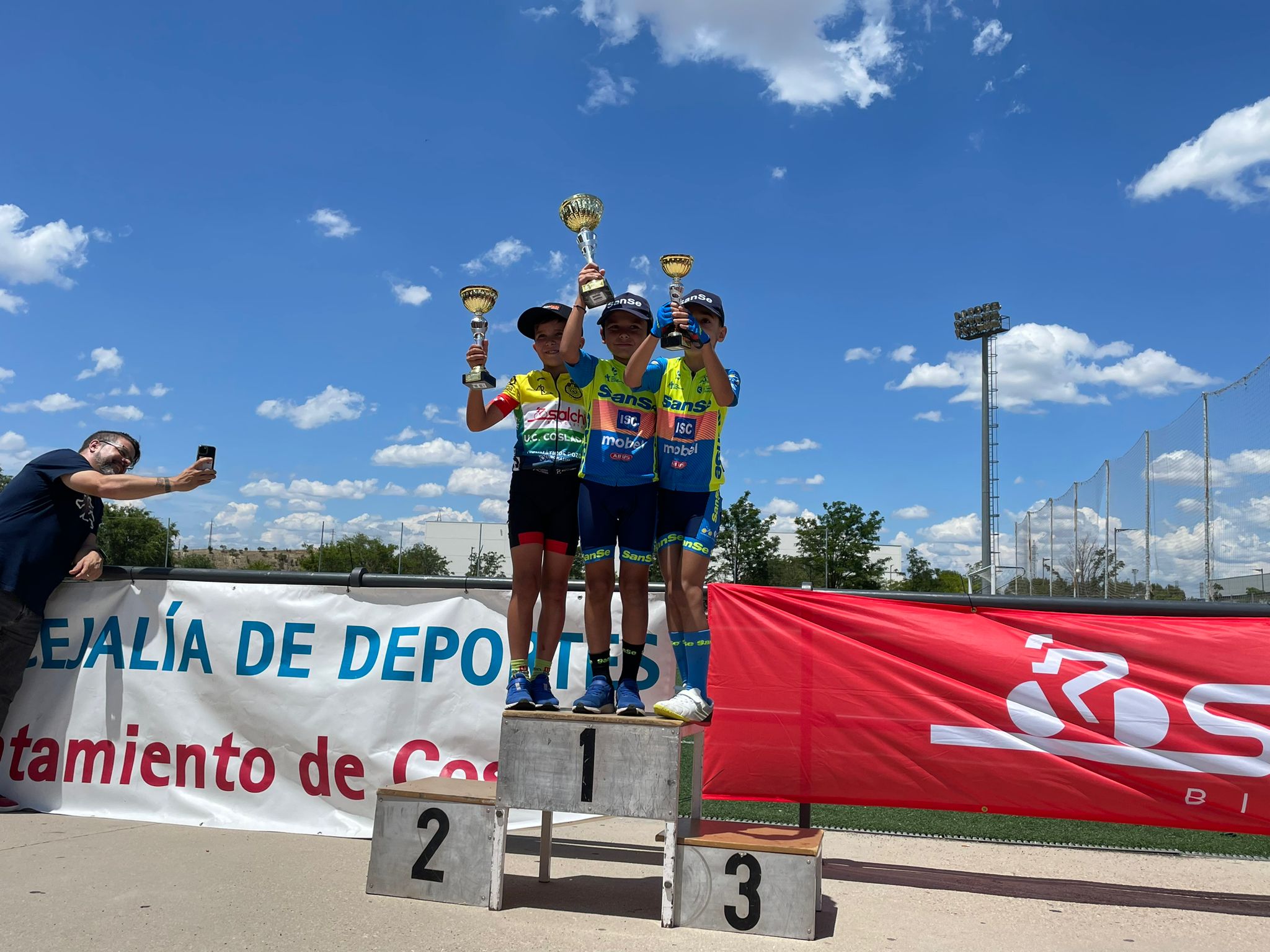 Exitoso Trofeo de Amistad en Coslada con emocionantes pruebas de ciclismo y el Campeonato de Gymkana