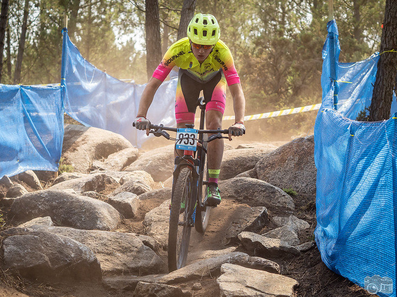 Lara Lois e Saúl López suman novos títulos do Campionato de Galicia de XCO en Outeiro de Rei