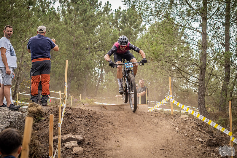 Lara Lois e Saúl López suman novos títulos do Campionato de Galicia de XCO en Outeiro de Rei