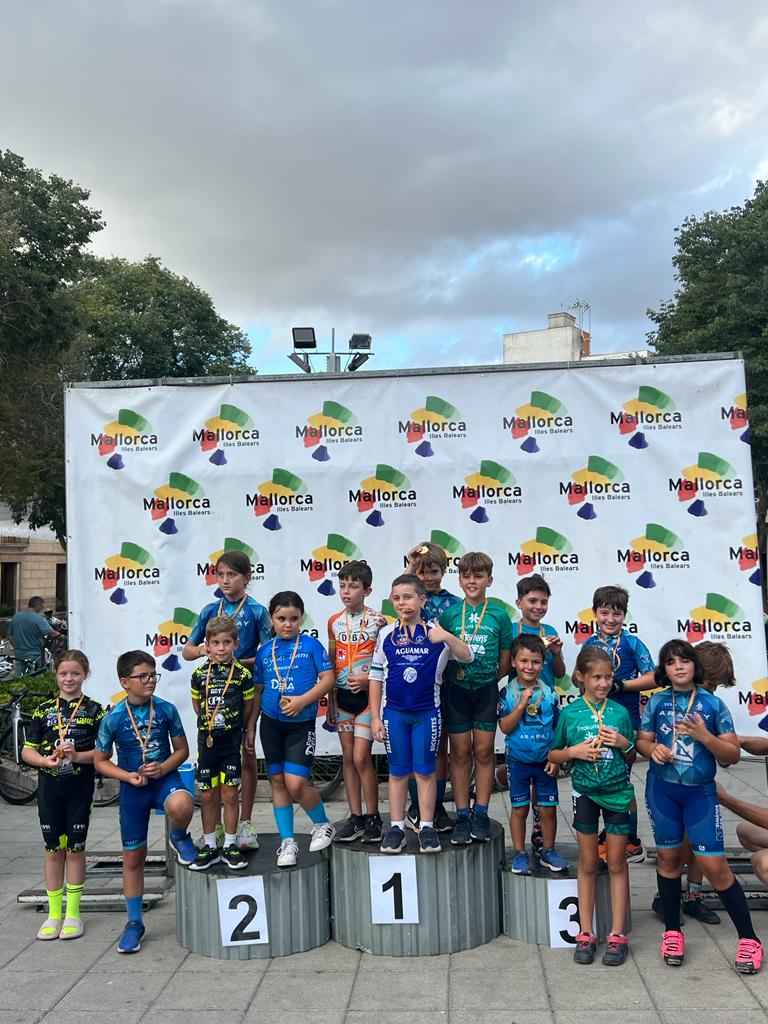 LUIS BORRAS SE LLEVA EL TROFEU SANTA ANNETA DE ALGAIDA