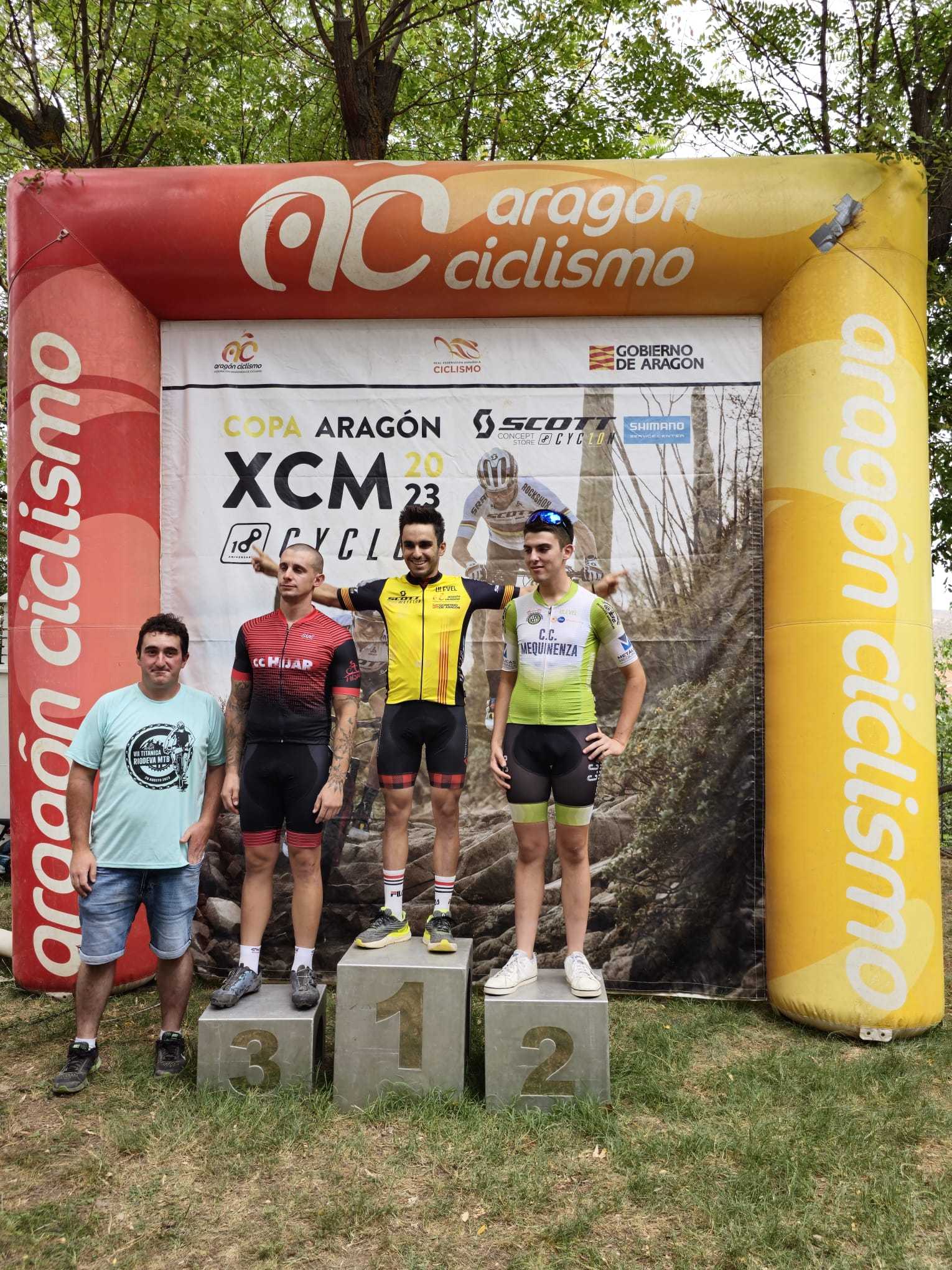 Nadia Castillo y Marc Labaila, líderes de la Copa XCM by Cyclon Zaragoza 2023