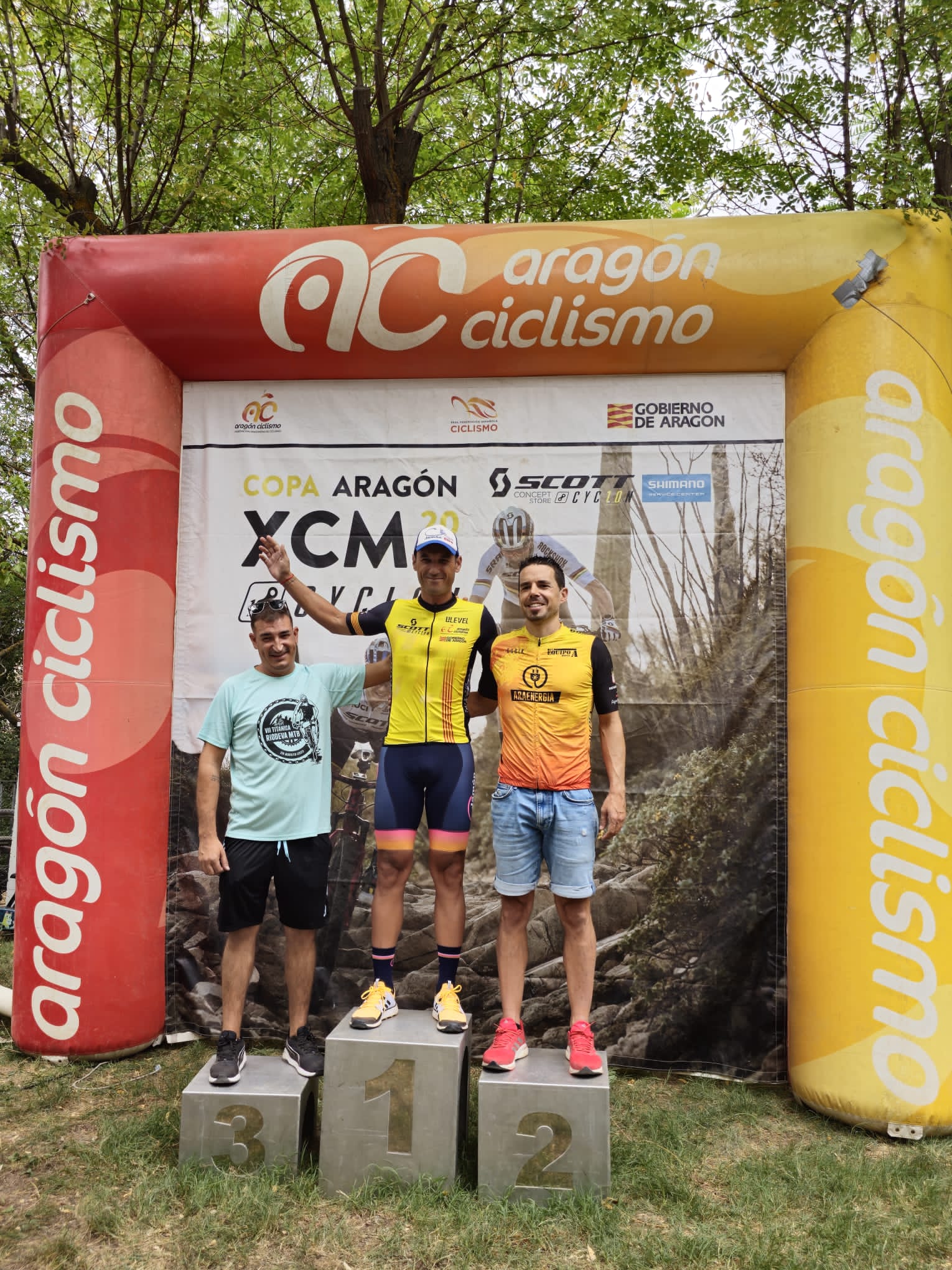 Nadia Castillo y Marc Labaila, líderes de la Copa XCM by Cyclon Zaragoza 2023