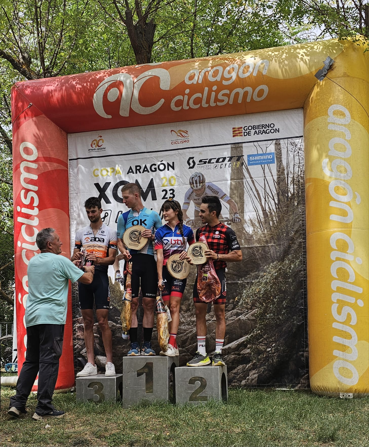 Nadia Castillo y Marc Labaila, líderes de la Copa XCM by Cyclon Zaragoza 2023