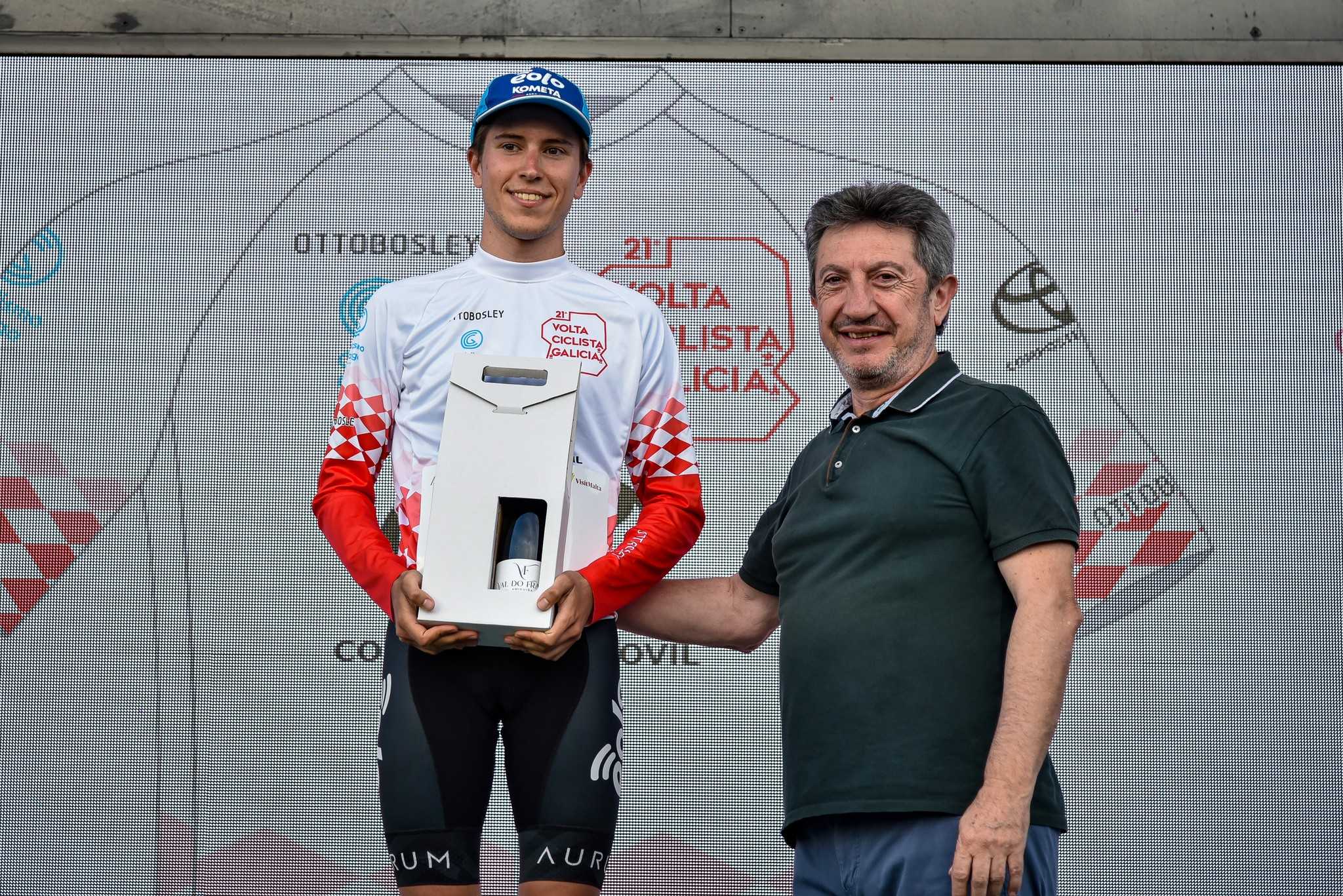 O Finisher asina unha tripla na apertura da Volta a Galicia en A Pobra do Brollón