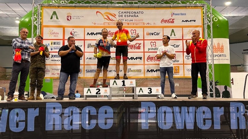Arias-e-Marino-representan-ao-Ultramaraton-galego-no-podio-do-Campionato-de-Espana