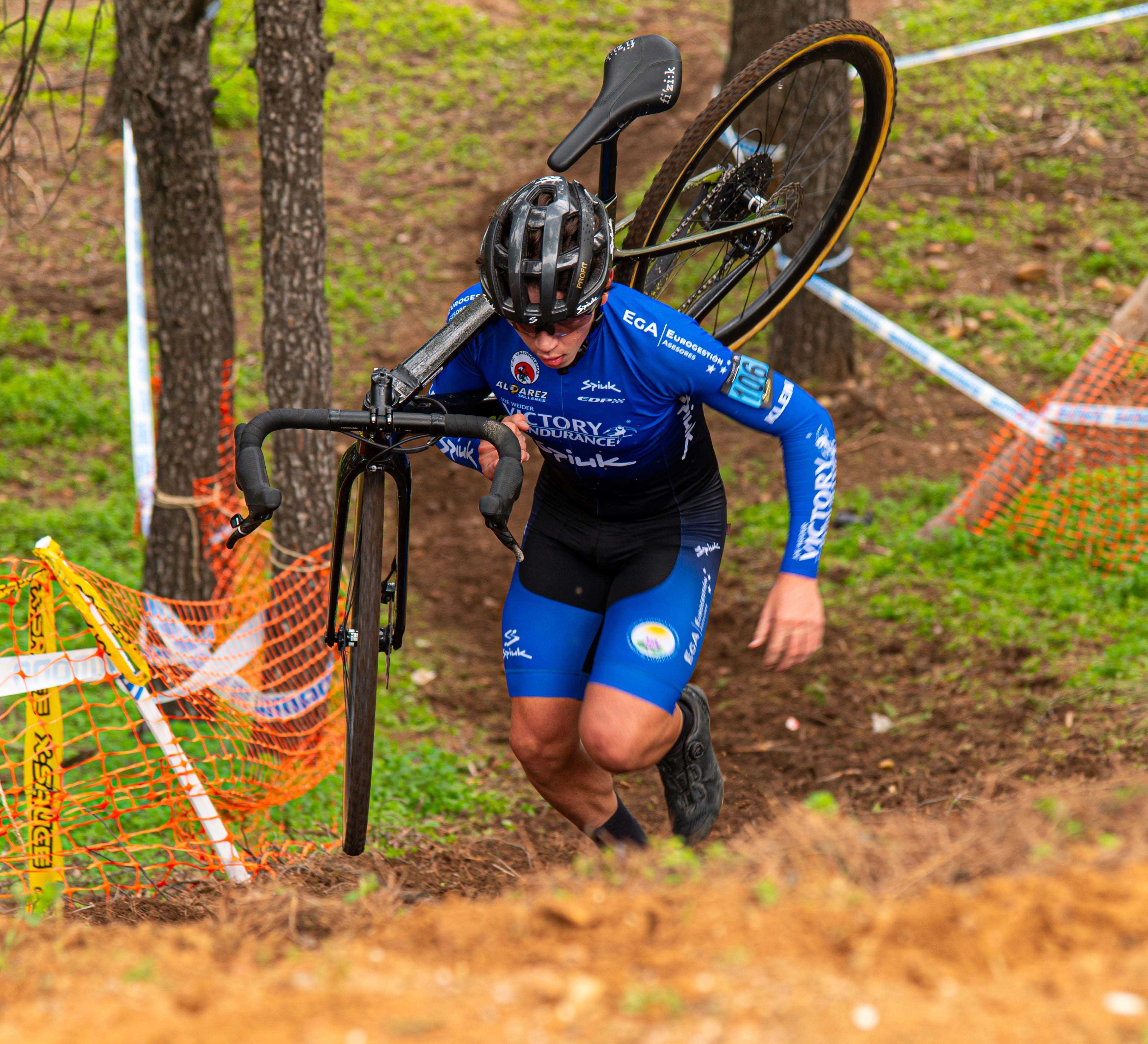 Hernández y Barba salen triunfales en el X ciclocross de Mejorada del Campo