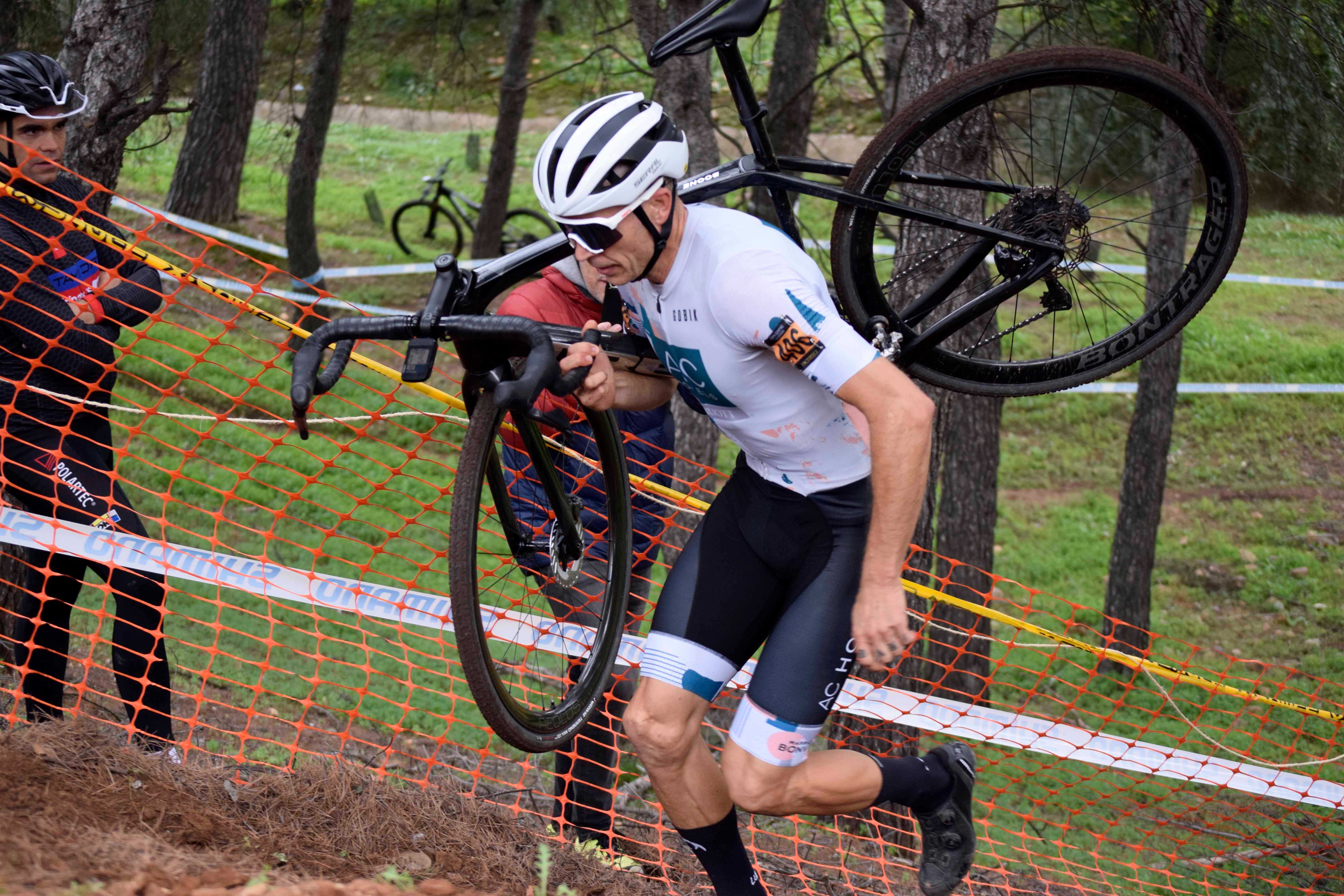 Hernández y Barba salen triunfales en el X ciclocross de Mejorada del Campo
