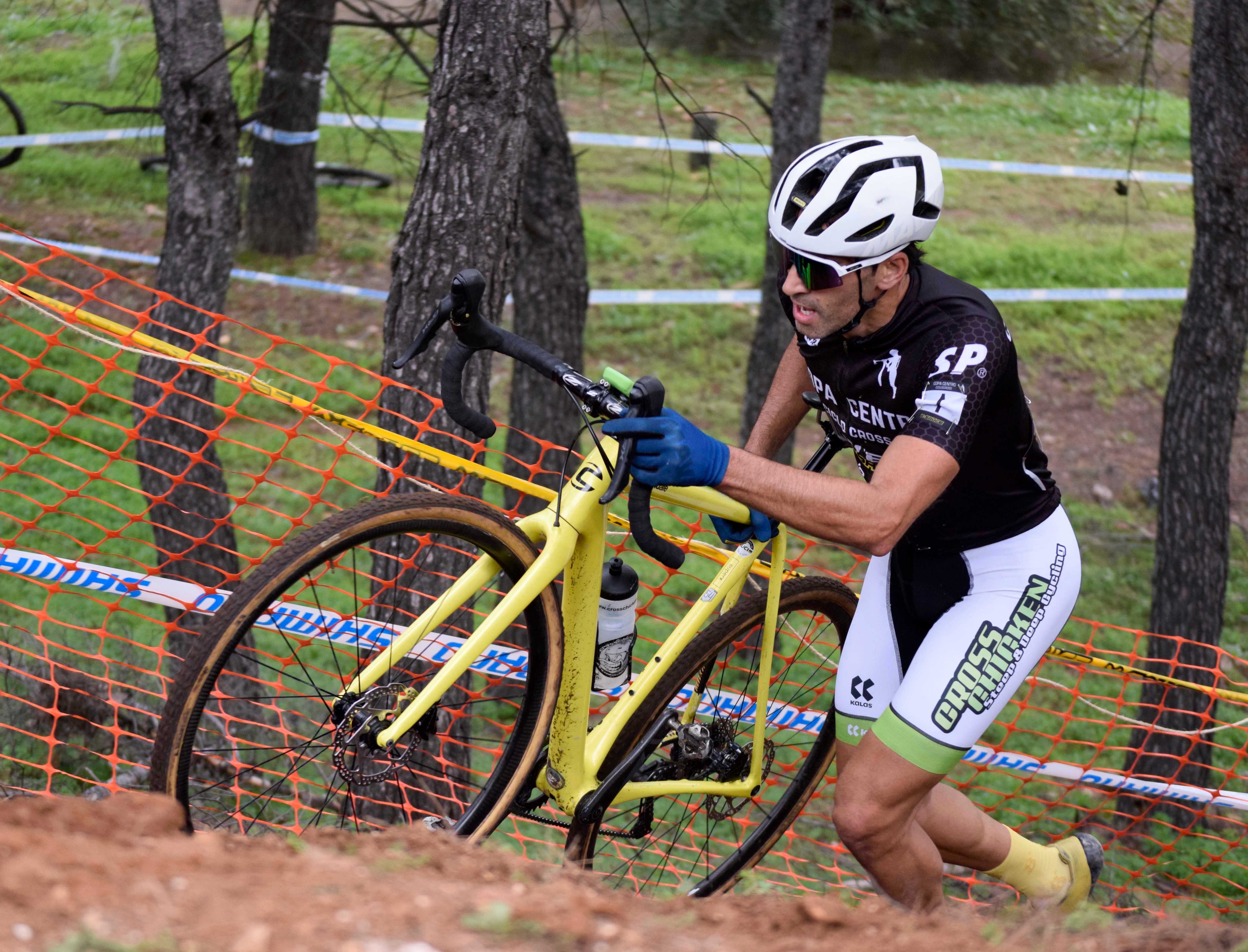 Hernández y Barba salen triunfales en el X ciclocross de Mejorada del Campo