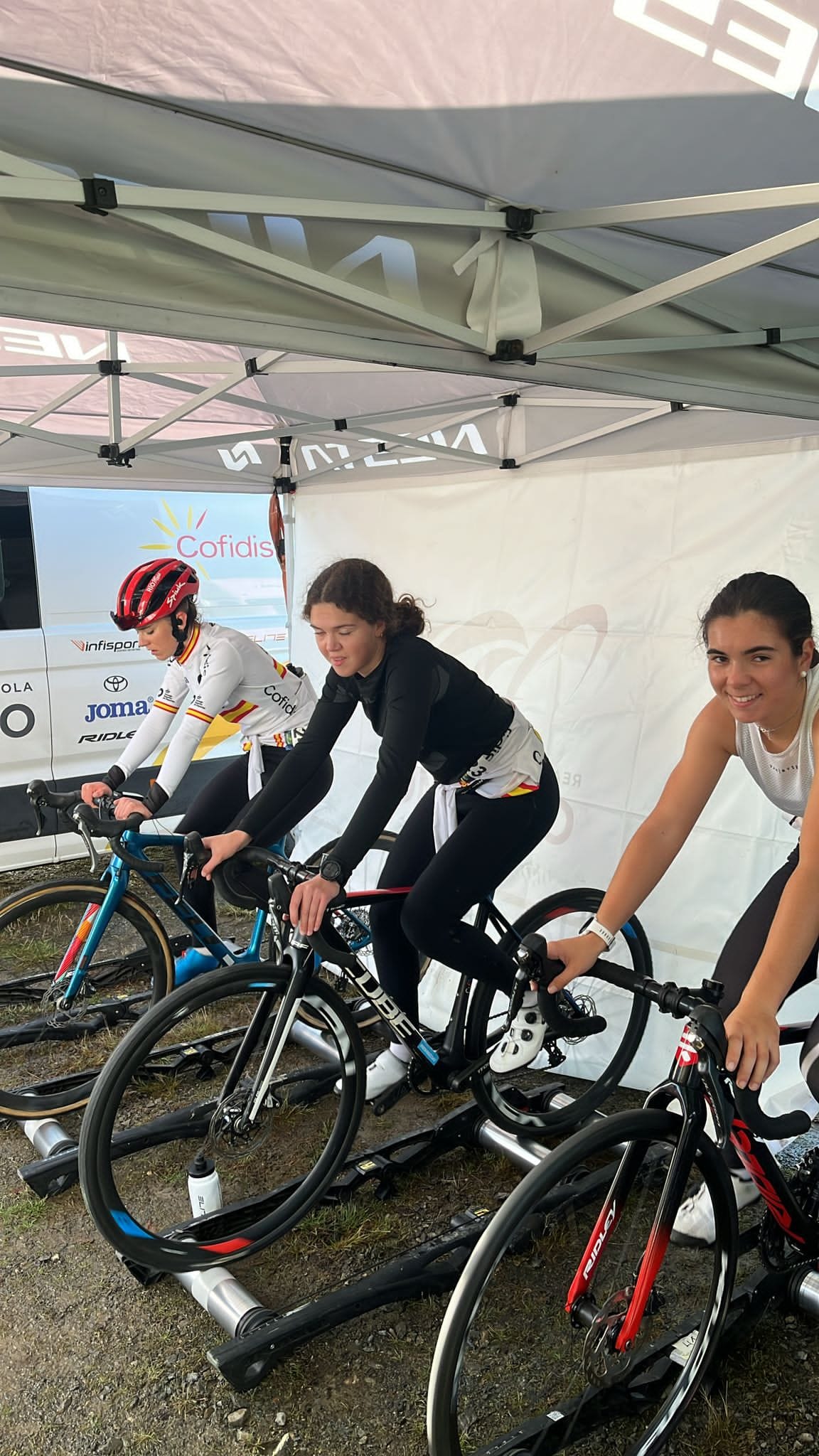 Lorena Patiño e Aroa Otero rematan entre as 25 primeiras juniors no Europeo de Ciclocrós