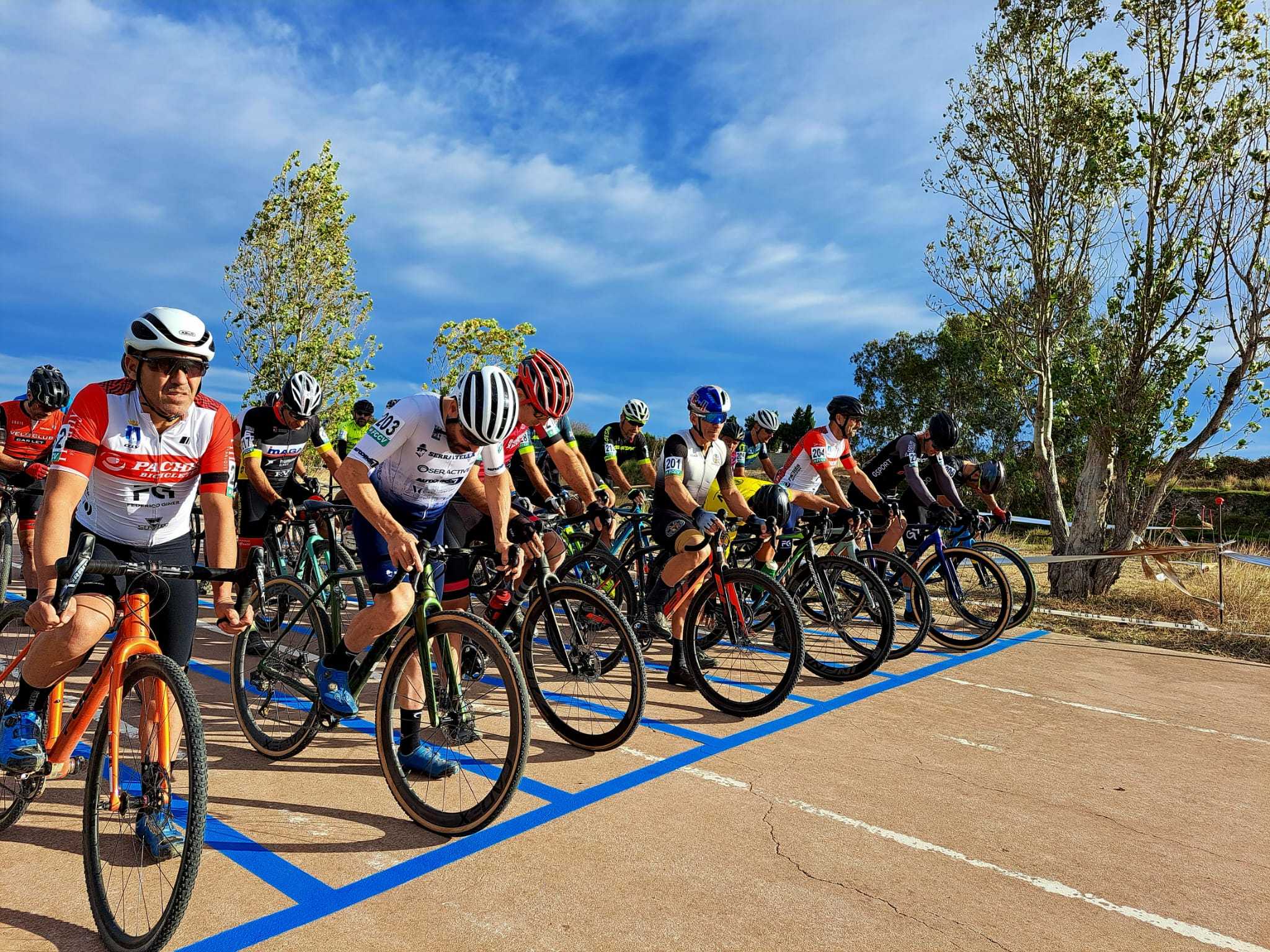 RAÚL MIRA Y SUSANA PÉREZ ARRASAN EN EL XXI CX CIUTAT DE CARLET