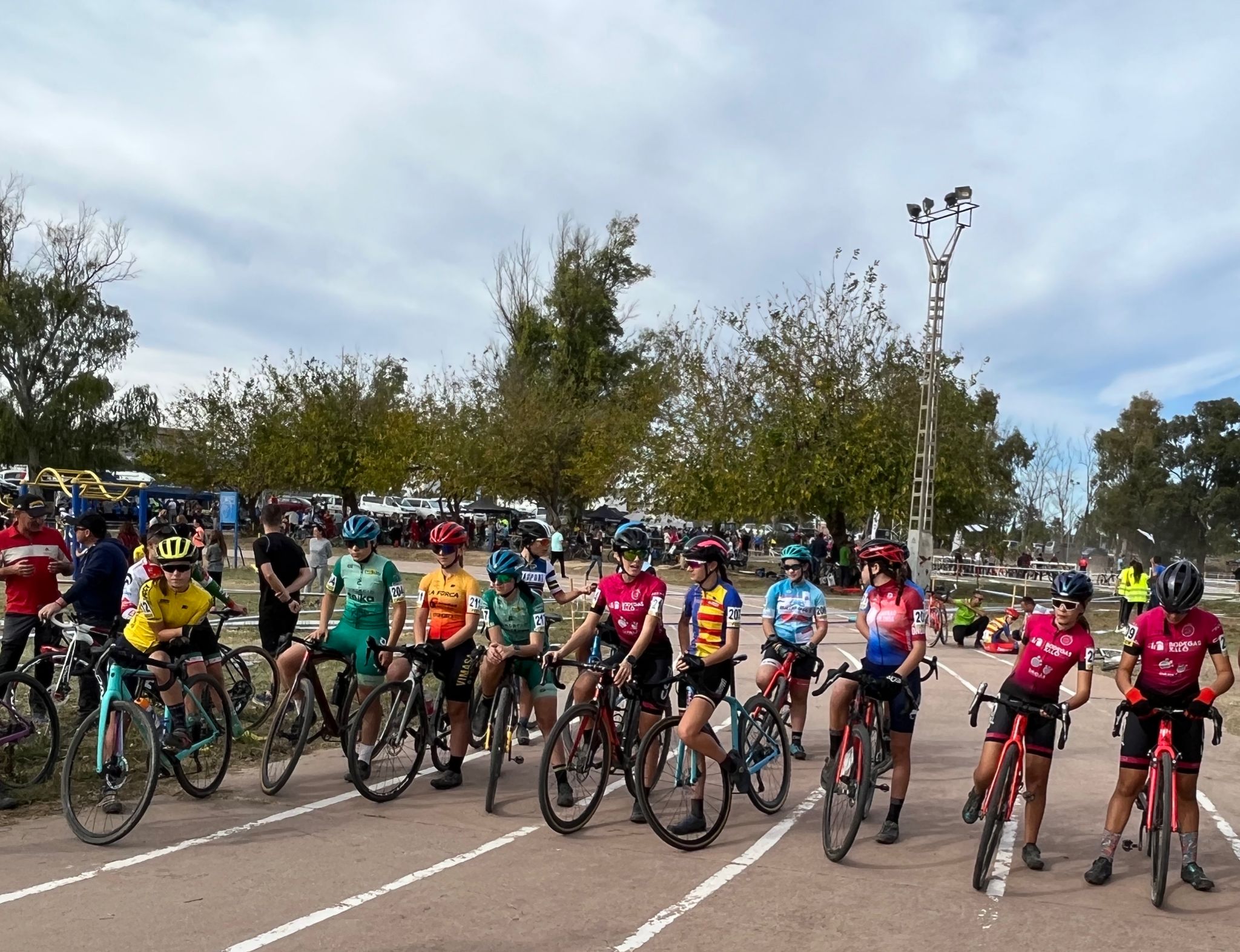 RAÚL MIRA Y SUSANA PÉREZ ARRASAN EN EL XXI CX CIUTAT DE CARLET
