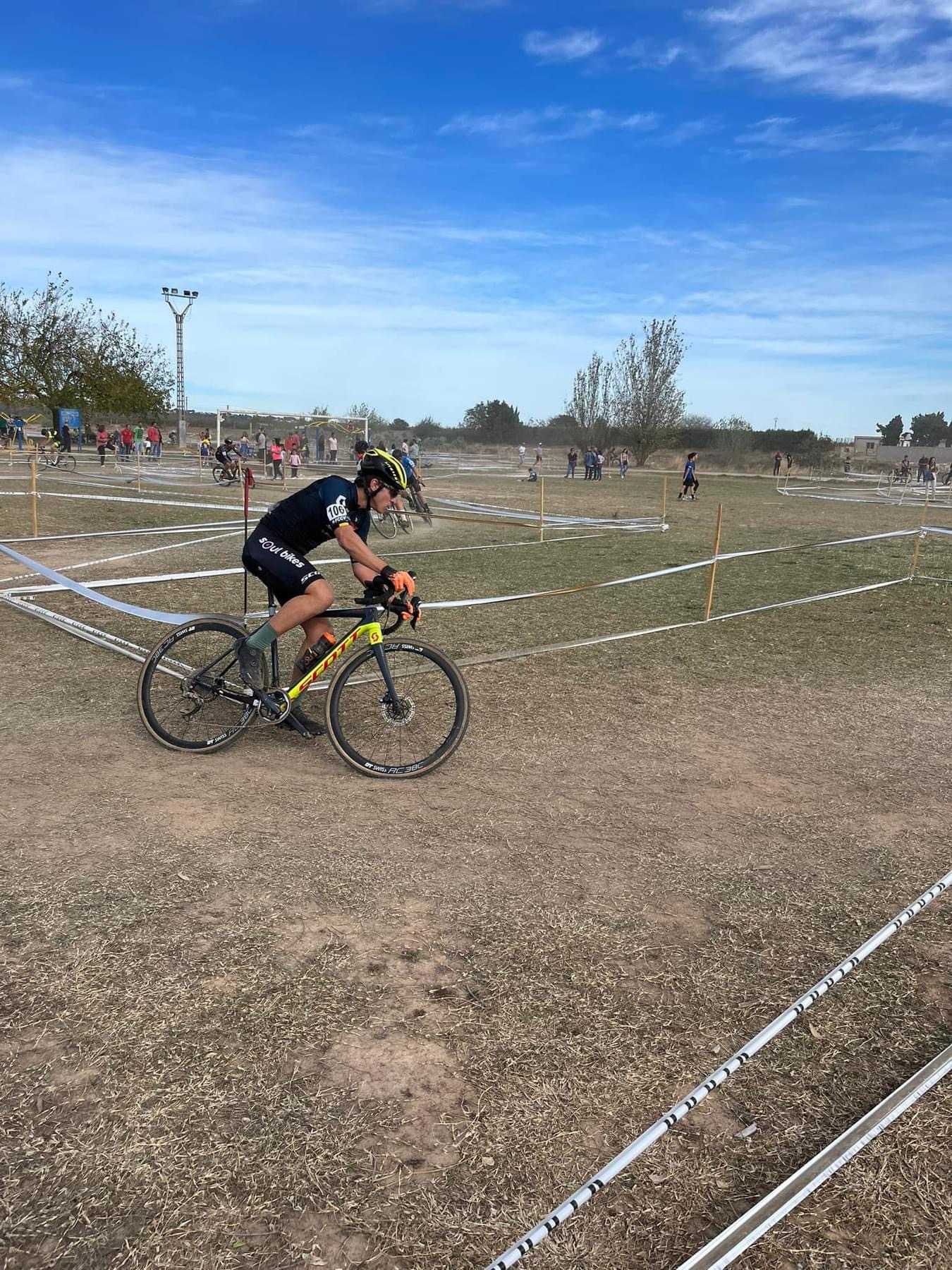 RAÚL MIRA Y SUSANA PÉREZ ARRASAN EN EL XXI CX CIUTAT DE CARLET