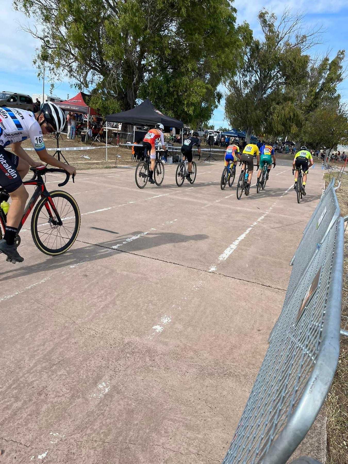 RAÚL MIRA Y SUSANA PÉREZ ARRASAN EN EL XXI CX CIUTAT DE CARLET
