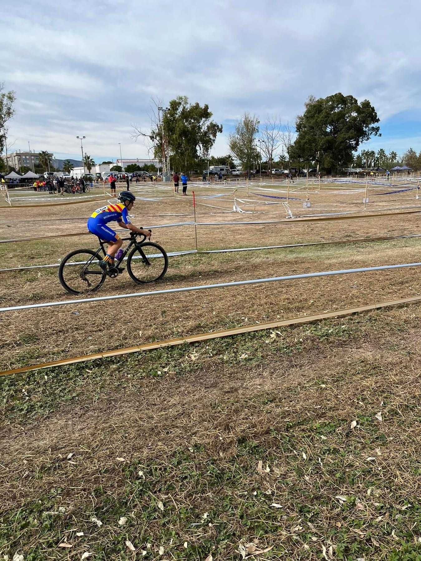 RAÚL MIRA Y SUSANA PÉREZ ARRASAN EN EL XXI CX CIUTAT DE CARLET