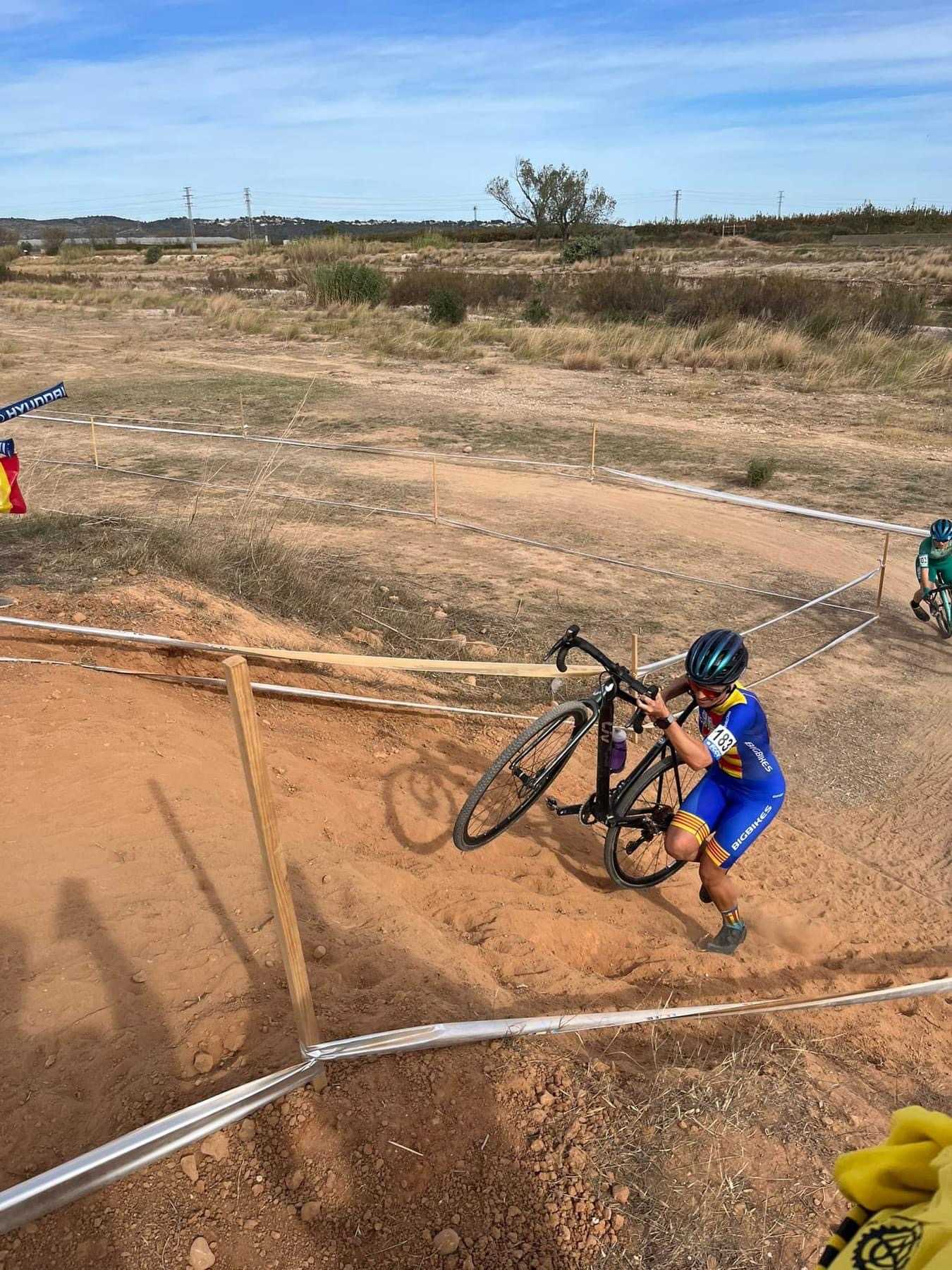 RAÚL MIRA Y SUSANA PÉREZ ARRASAN EN EL XXI CX CIUTAT DE CARLET