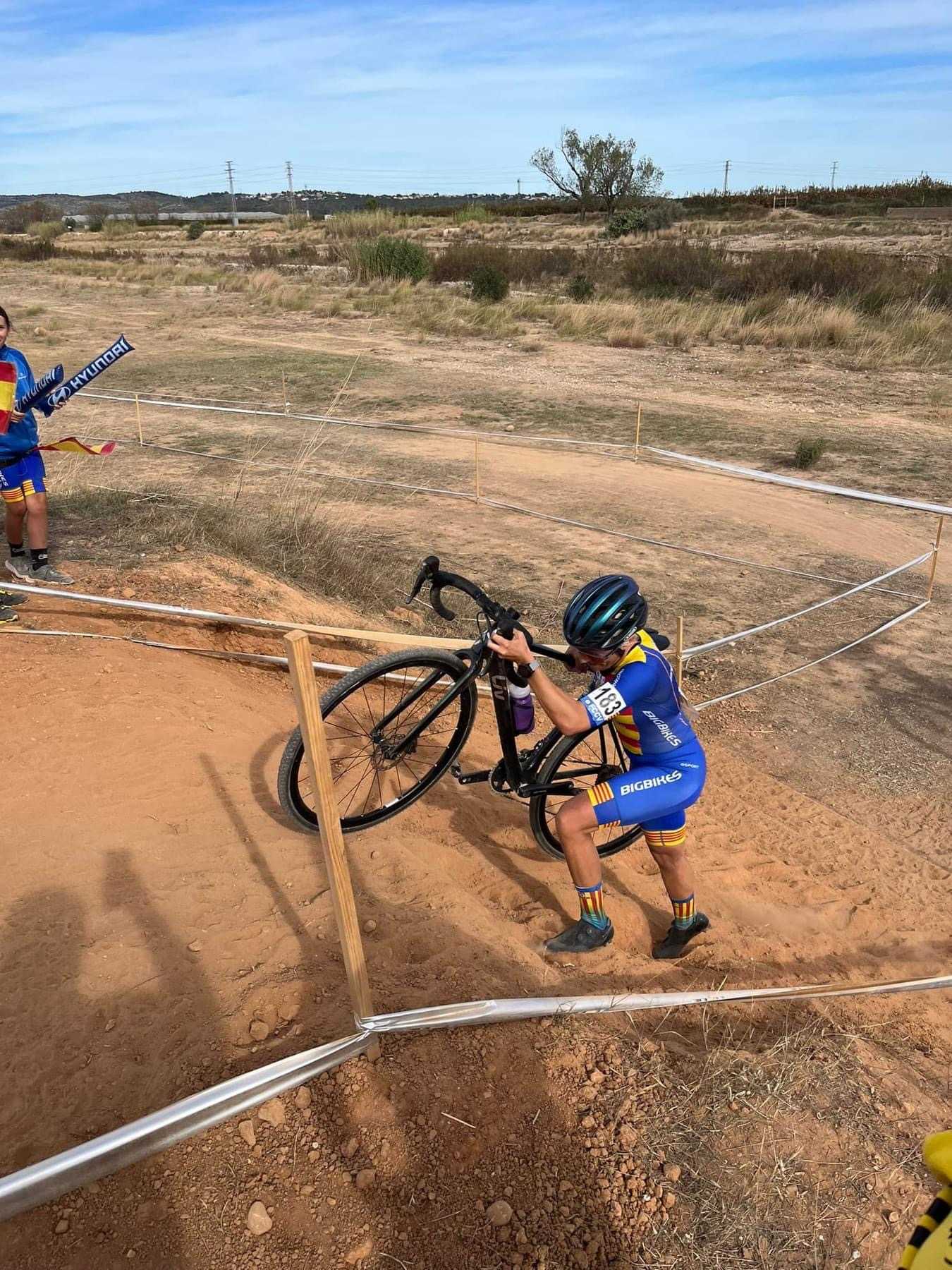 RAÚL MIRA Y SUSANA PÉREZ ARRASAN EN EL XXI CX CIUTAT DE CARLET