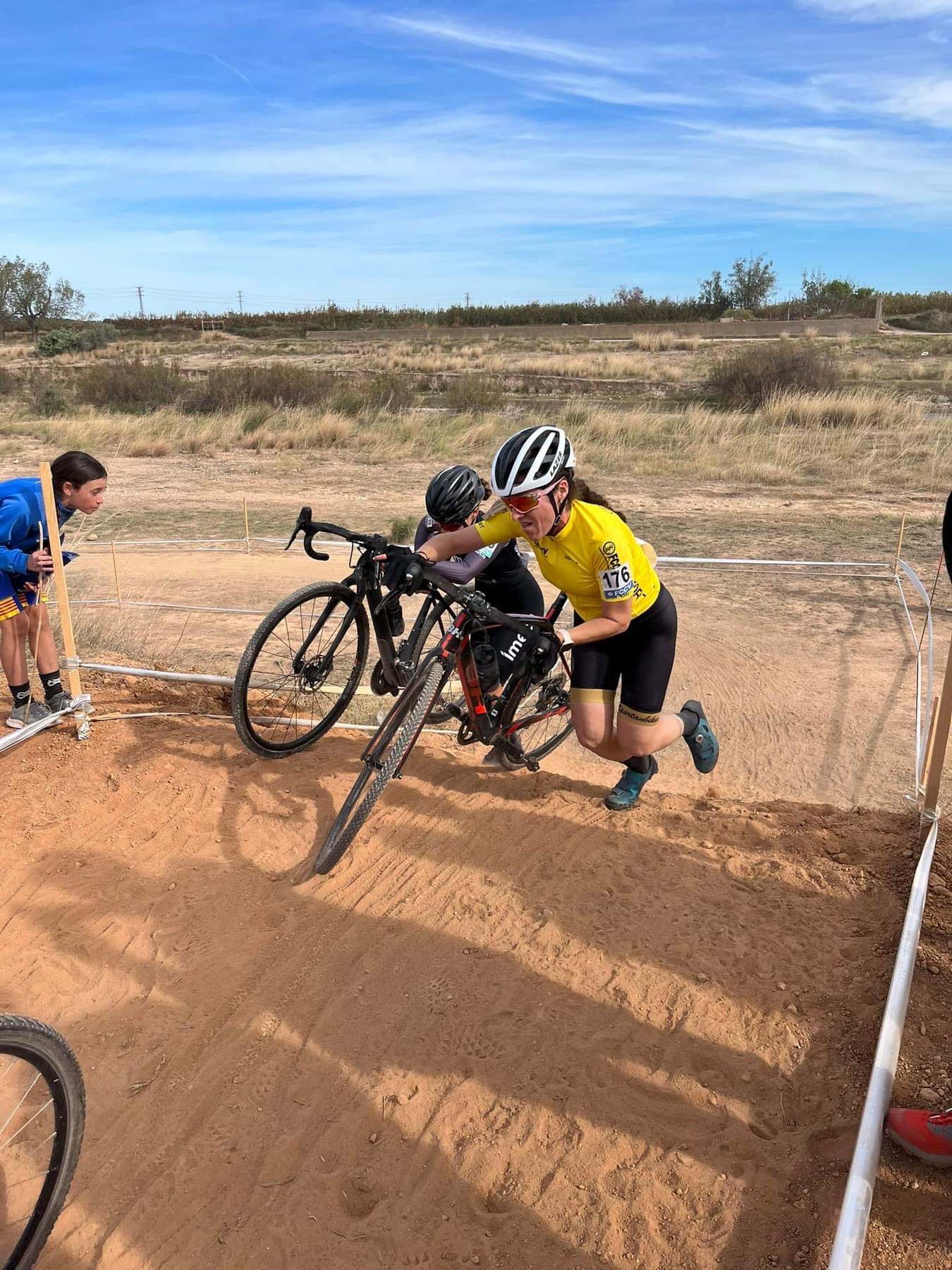 RAÚL MIRA Y SUSANA PÉREZ ARRASAN EN EL XXI CX CIUTAT DE CARLET