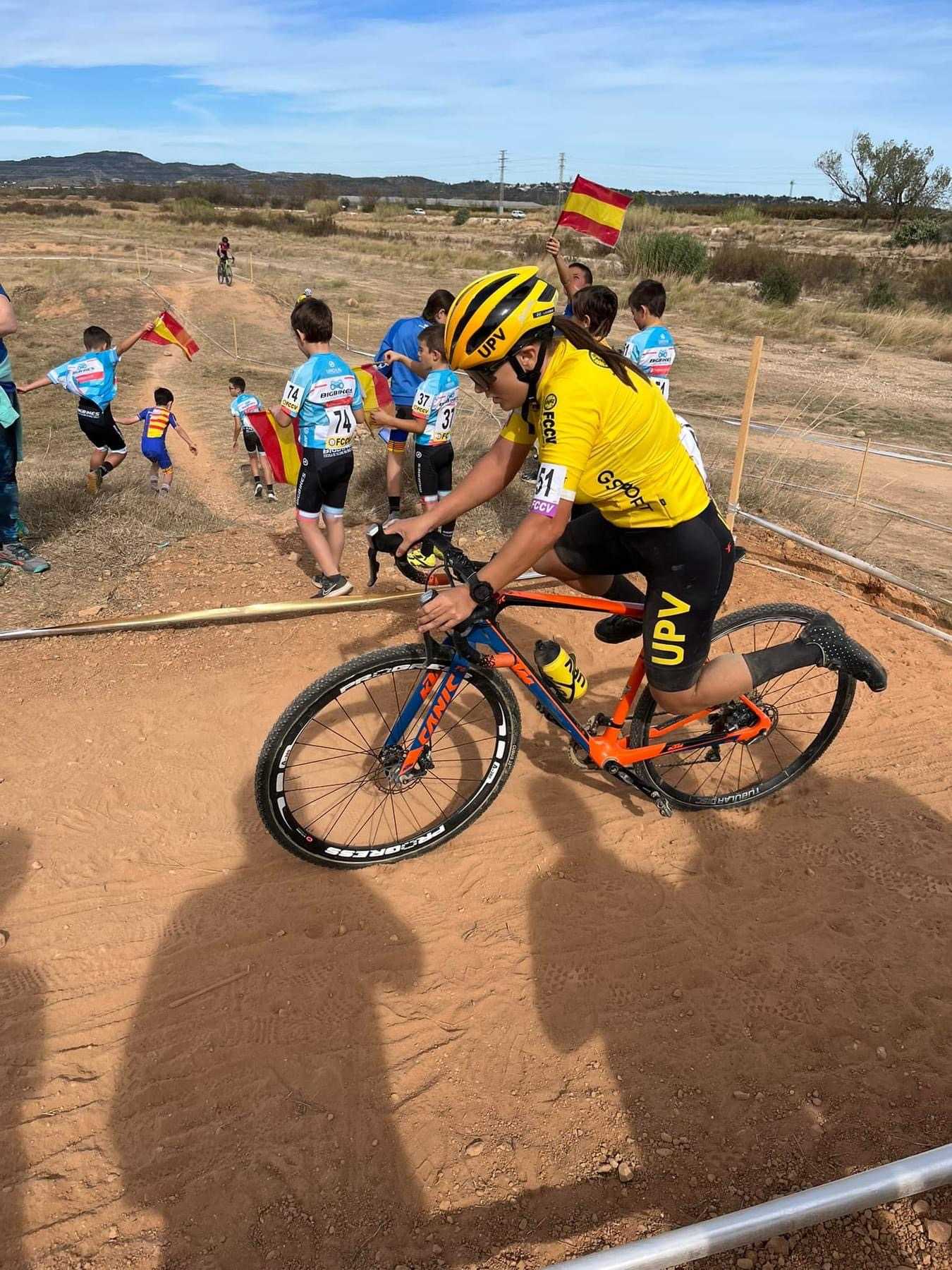 RAÚL MIRA Y SUSANA PÉREZ ARRASAN EN EL XXI CX CIUTAT DE CARLET