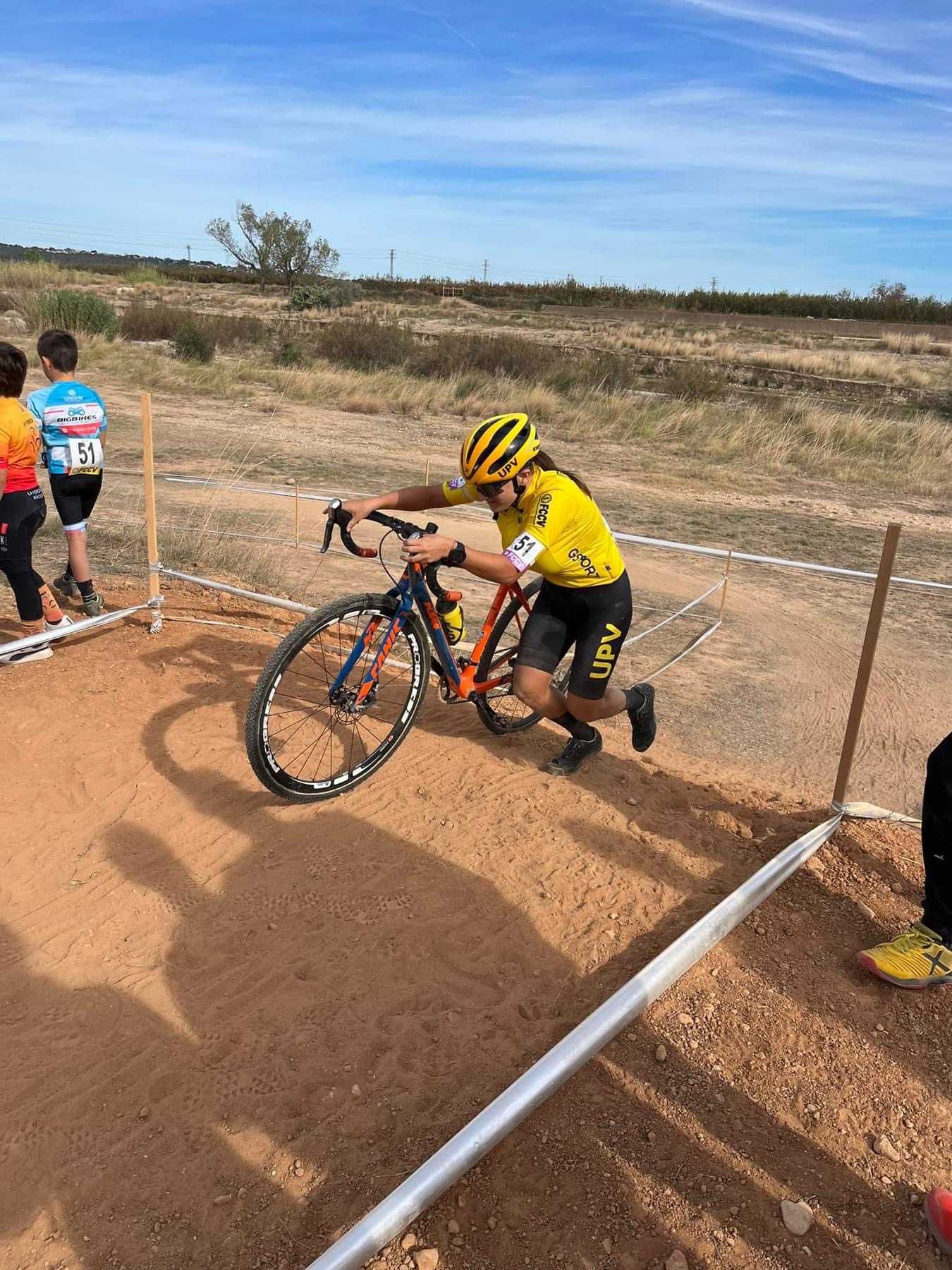 RAÚL MIRA Y SUSANA PÉREZ ARRASAN EN EL XXI CX CIUTAT DE CARLET