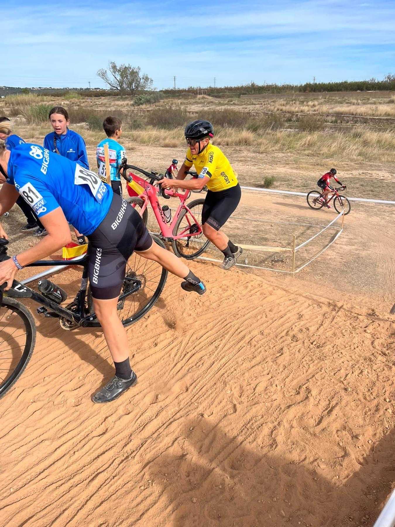 RAÚL MIRA Y SUSANA PÉREZ ARRASAN EN EL XXI CX CIUTAT DE CARLET