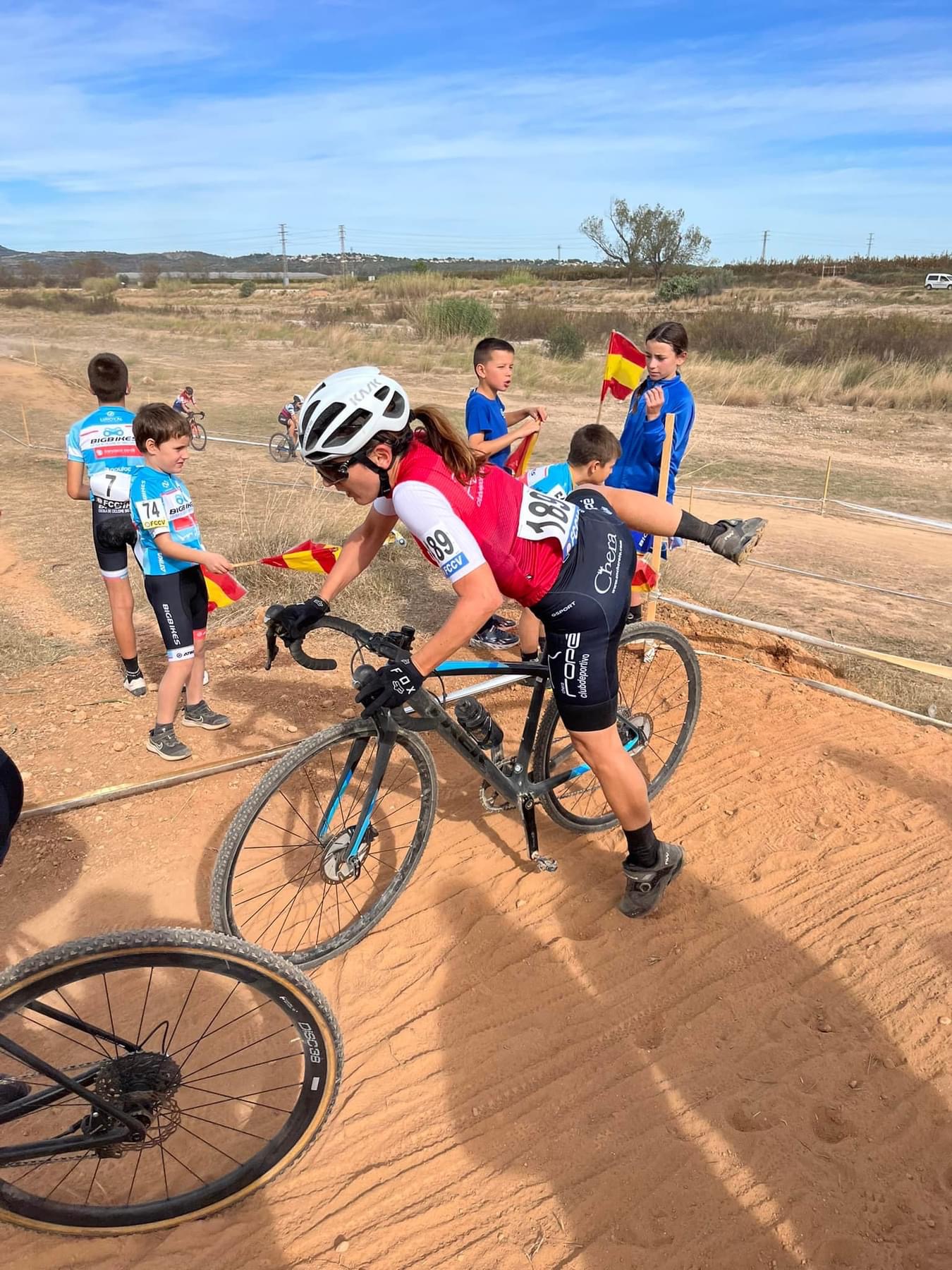 RAÚL MIRA Y SUSANA PÉREZ ARRASAN EN EL XXI CX CIUTAT DE CARLET