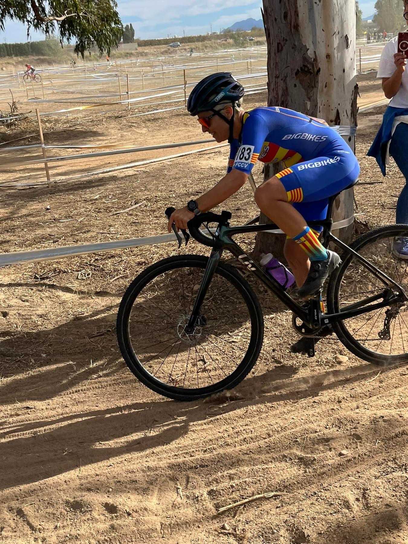 RAÚL MIRA Y SUSANA PÉREZ ARRASAN EN EL XXI CX CIUTAT DE CARLET
