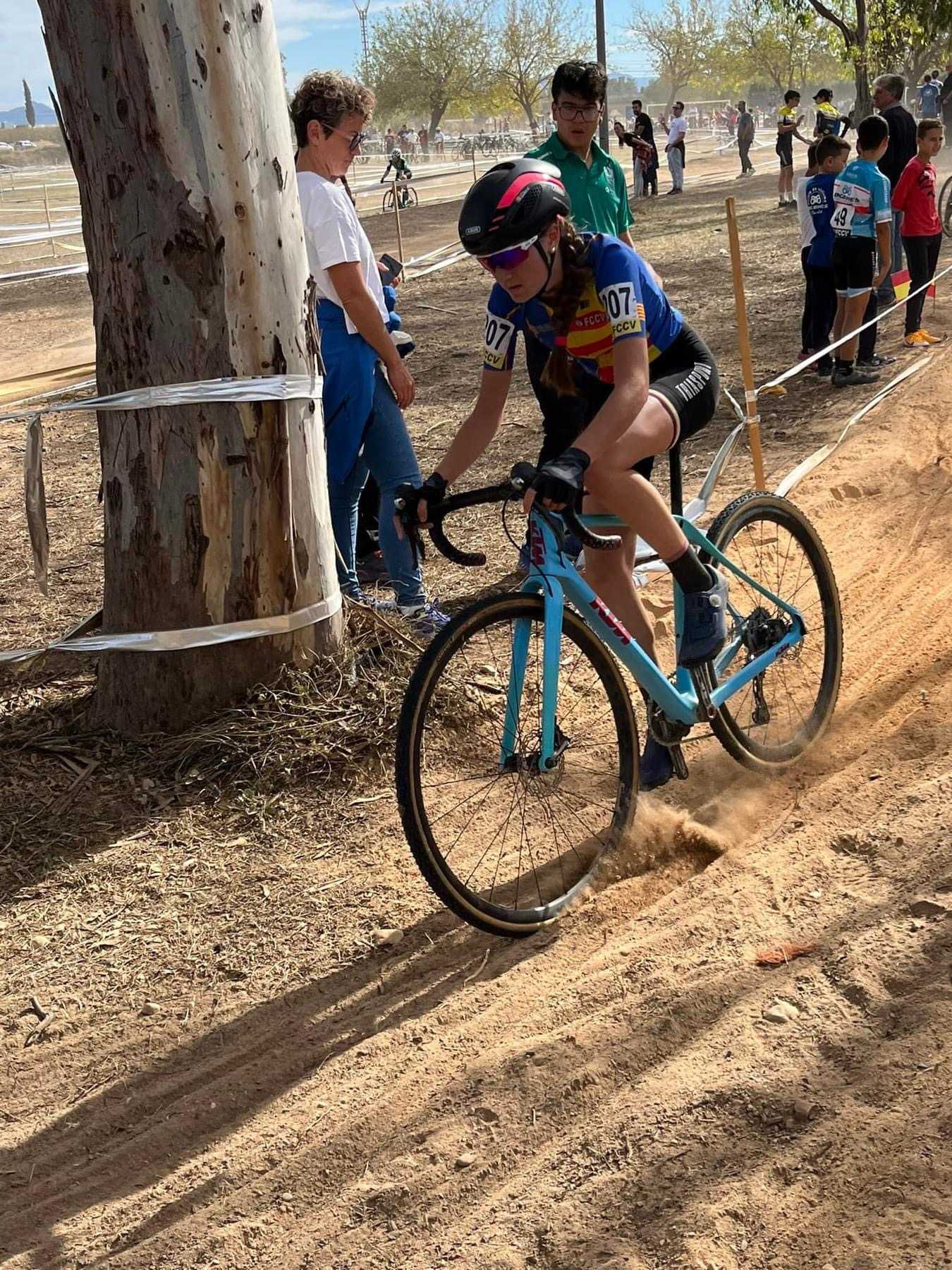 RAÚL MIRA Y SUSANA PÉREZ ARRASAN EN EL XXI CX CIUTAT DE CARLET