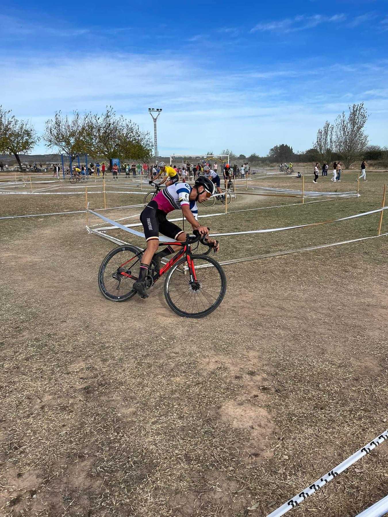 RAÚL MIRA Y SUSANA PÉREZ ARRASAN EN EL XXI CX CIUTAT DE CARLET
