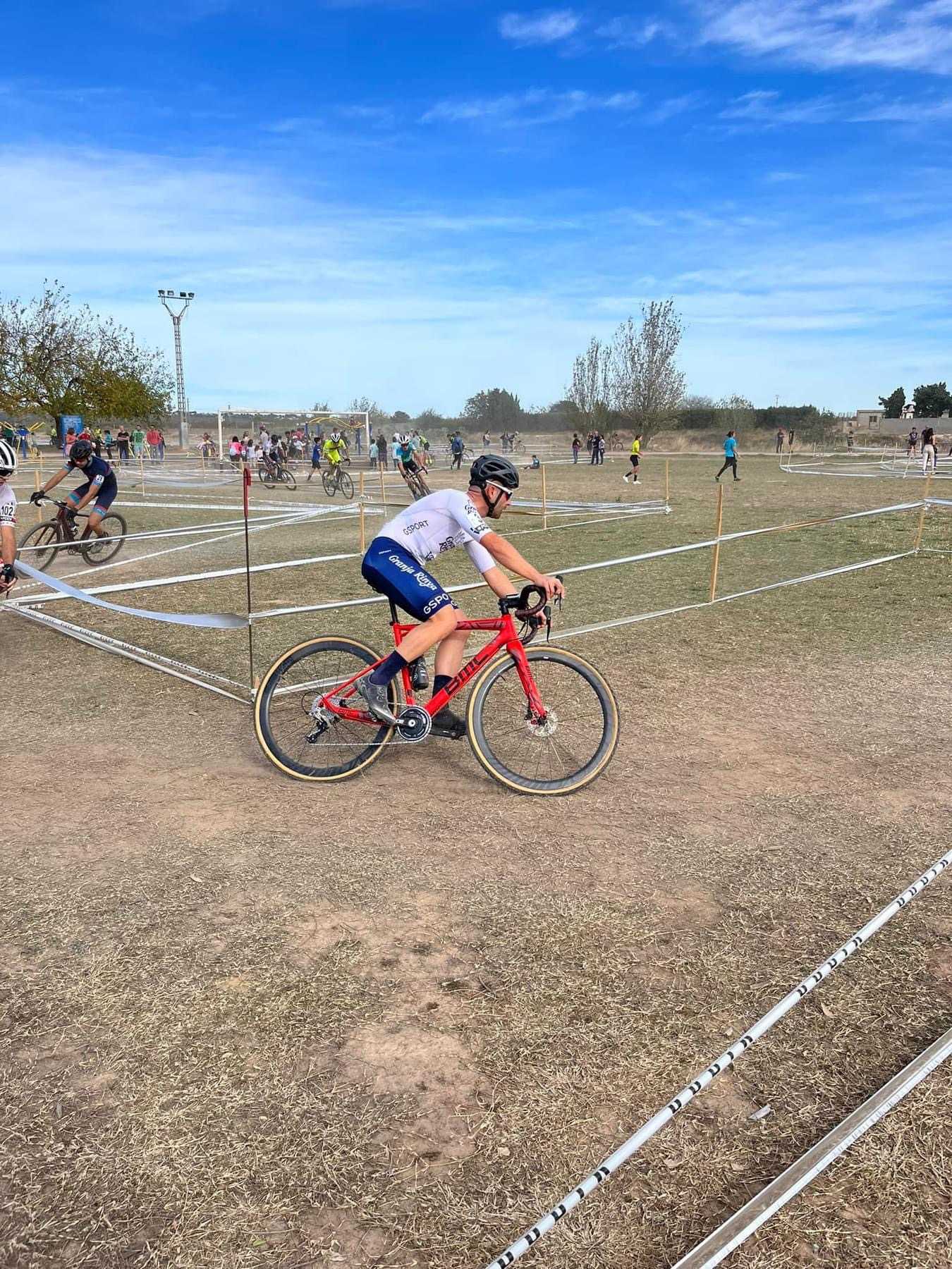 RAÚL MIRA Y SUSANA PÉREZ ARRASAN EN EL XXI CX CIUTAT DE CARLET