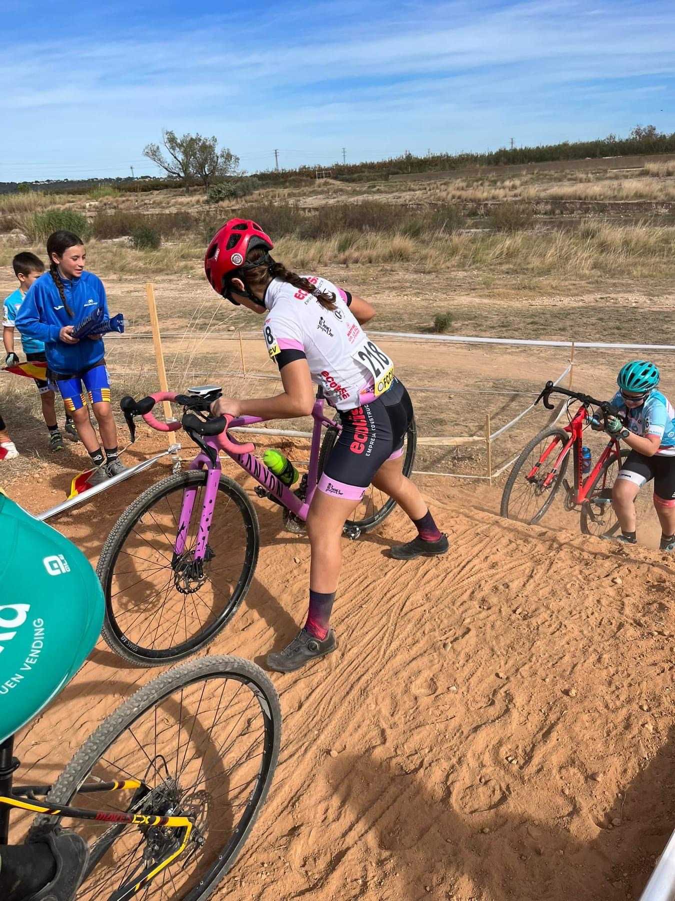 RAÚL MIRA Y SUSANA PÉREZ ARRASAN EN EL XXI CX CIUTAT DE CARLET