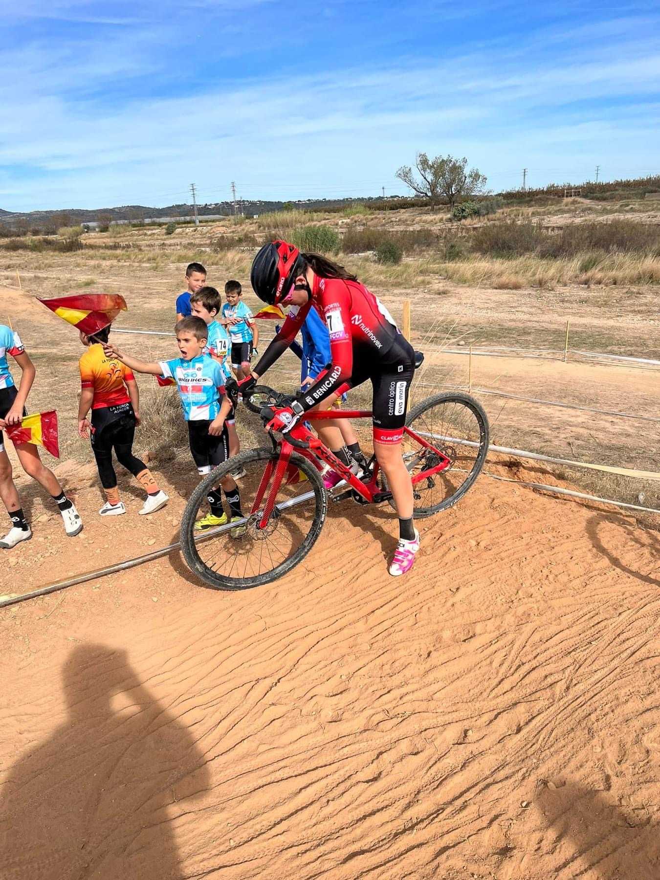 RAÚL MIRA Y SUSANA PÉREZ ARRASAN EN EL XXI CX CIUTAT DE CARLET