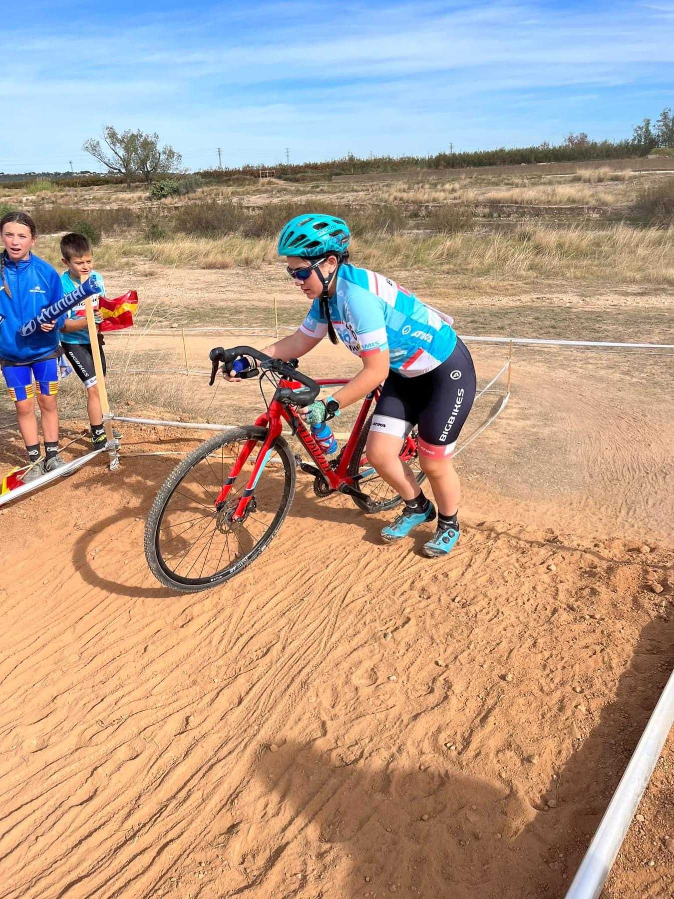 RAÚL MIRA Y SUSANA PÉREZ ARRASAN EN EL XXI CX CIUTAT DE CARLET