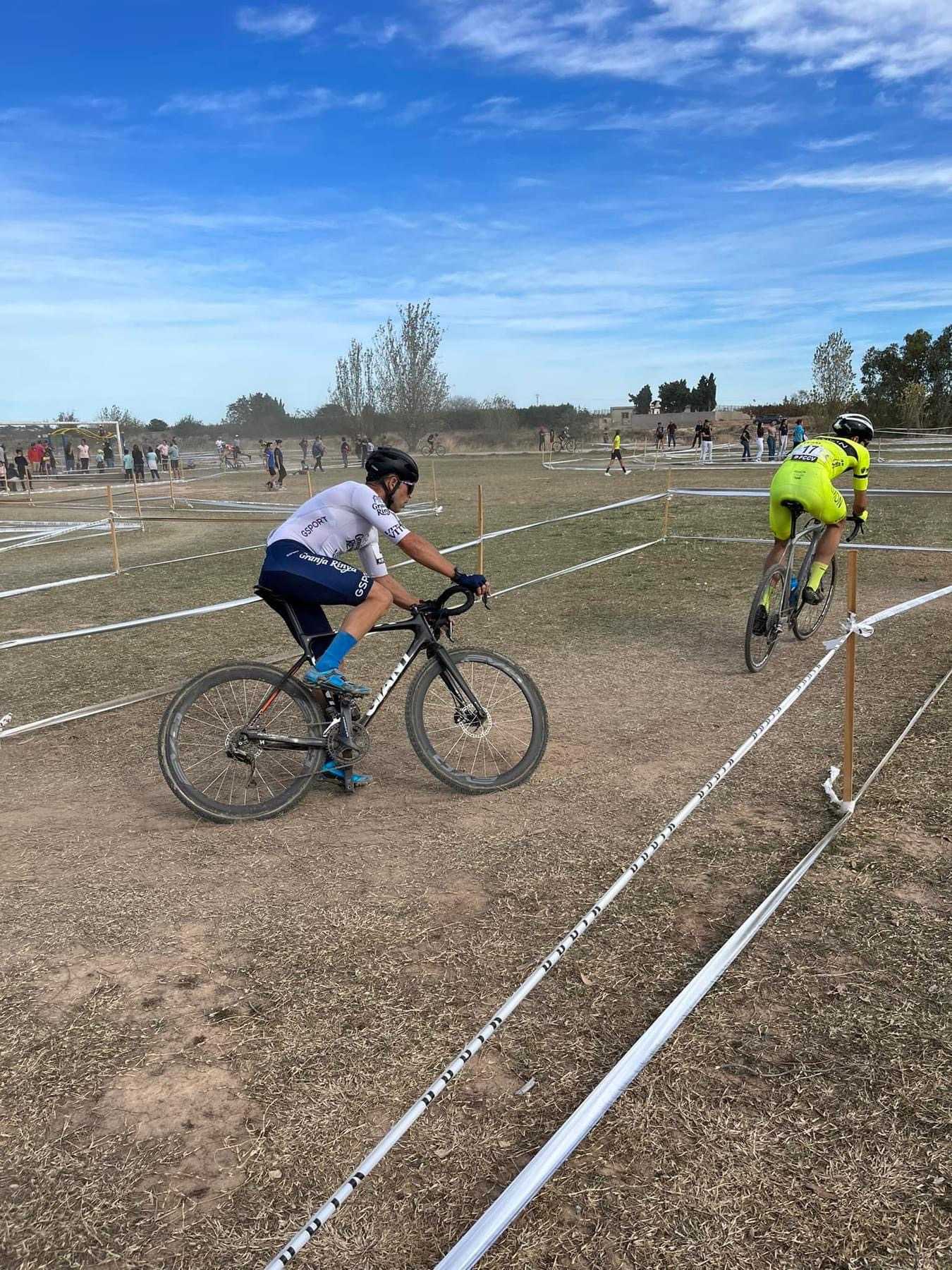 RAÚL MIRA Y SUSANA PÉREZ ARRASAN EN EL XXI CX CIUTAT DE CARLET