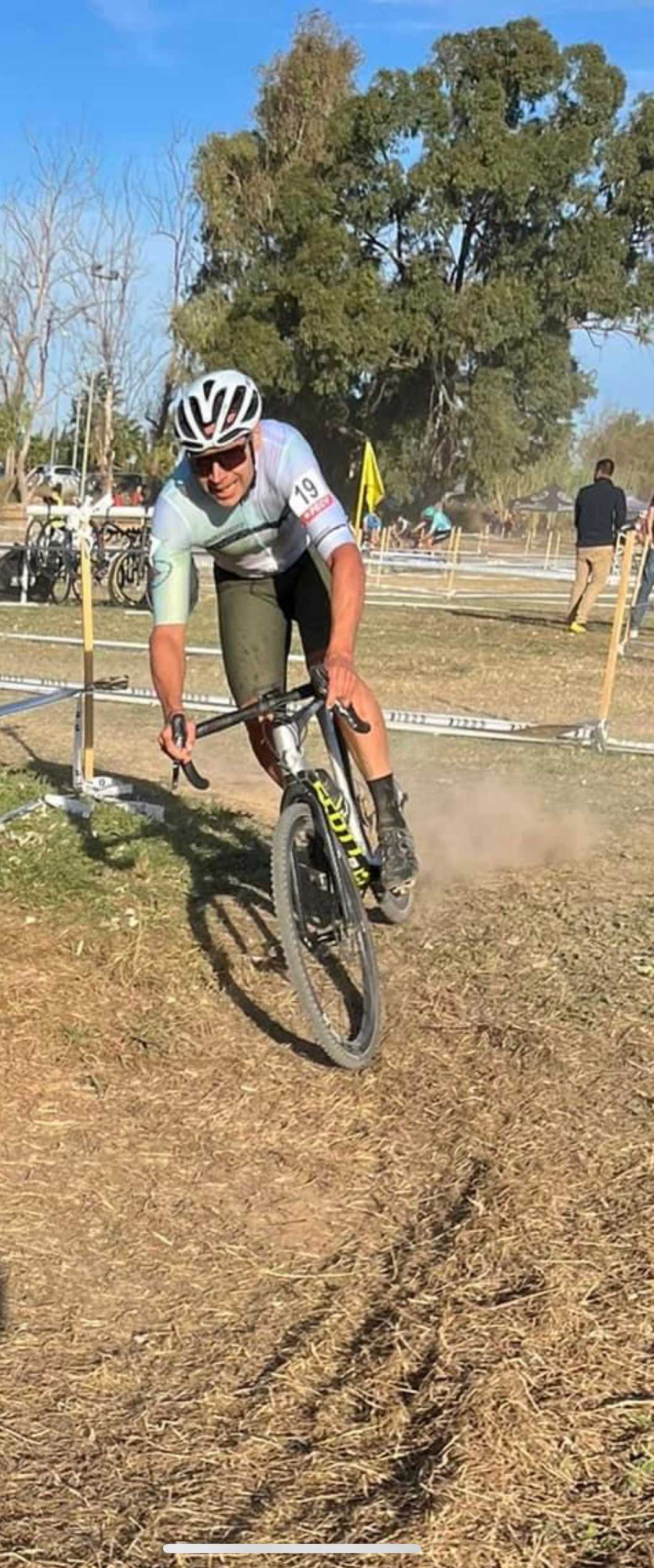 RAÚL MIRA Y SUSANA PÉREZ ARRASAN EN EL XXI CX CIUTAT DE CARLET