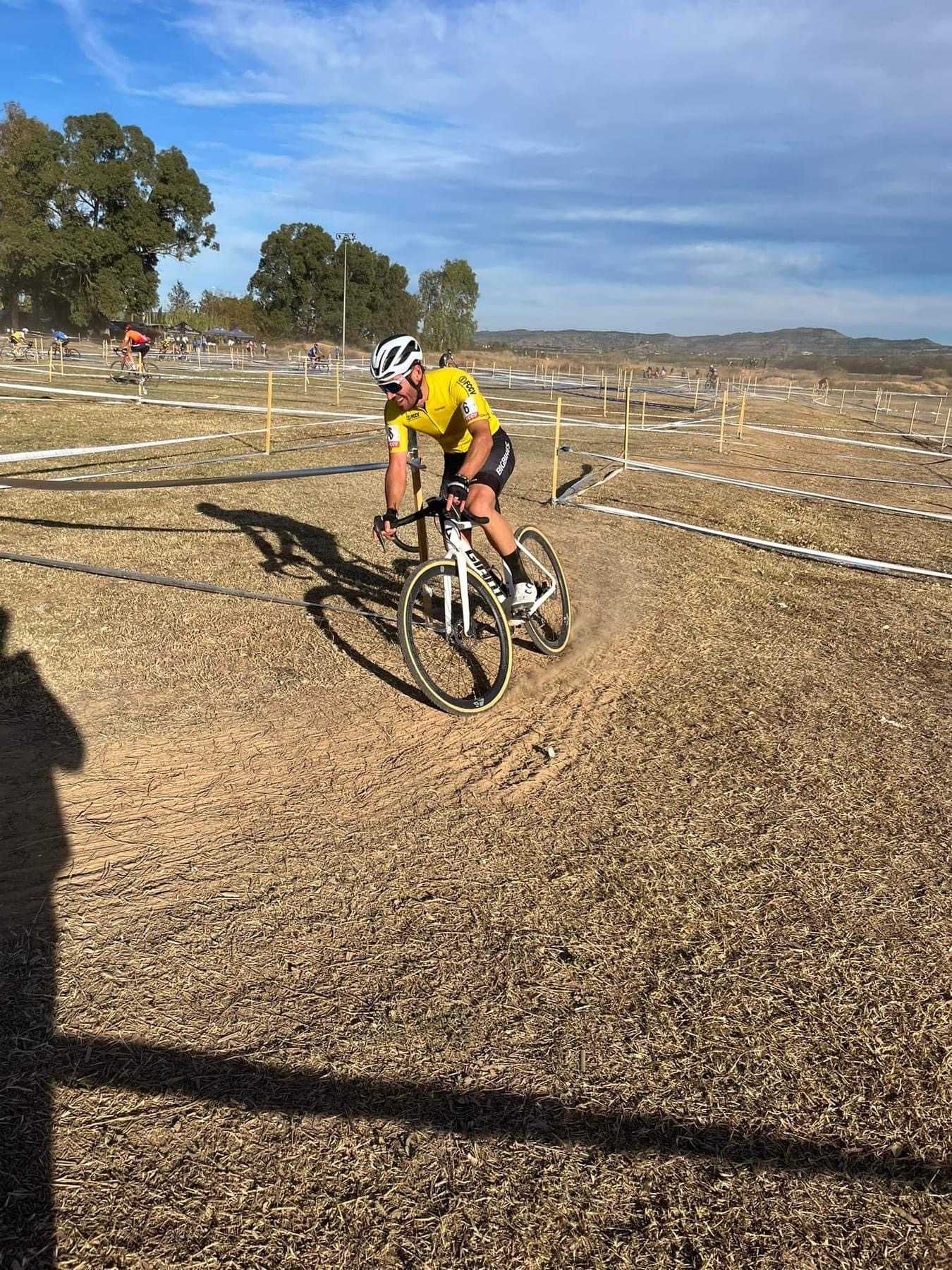 RAÚL MIRA Y SUSANA PÉREZ ARRASAN EN EL XXI CX CIUTAT DE CARLET