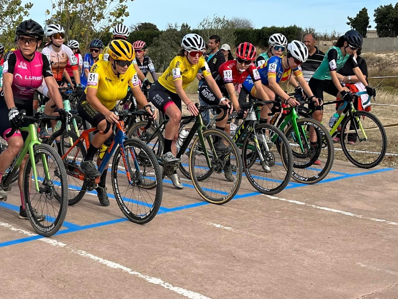 RAÚL MIRA Y SUSANA PÉREZ ARRASAN EN EL XXI CX CIUTAT DE CARLET