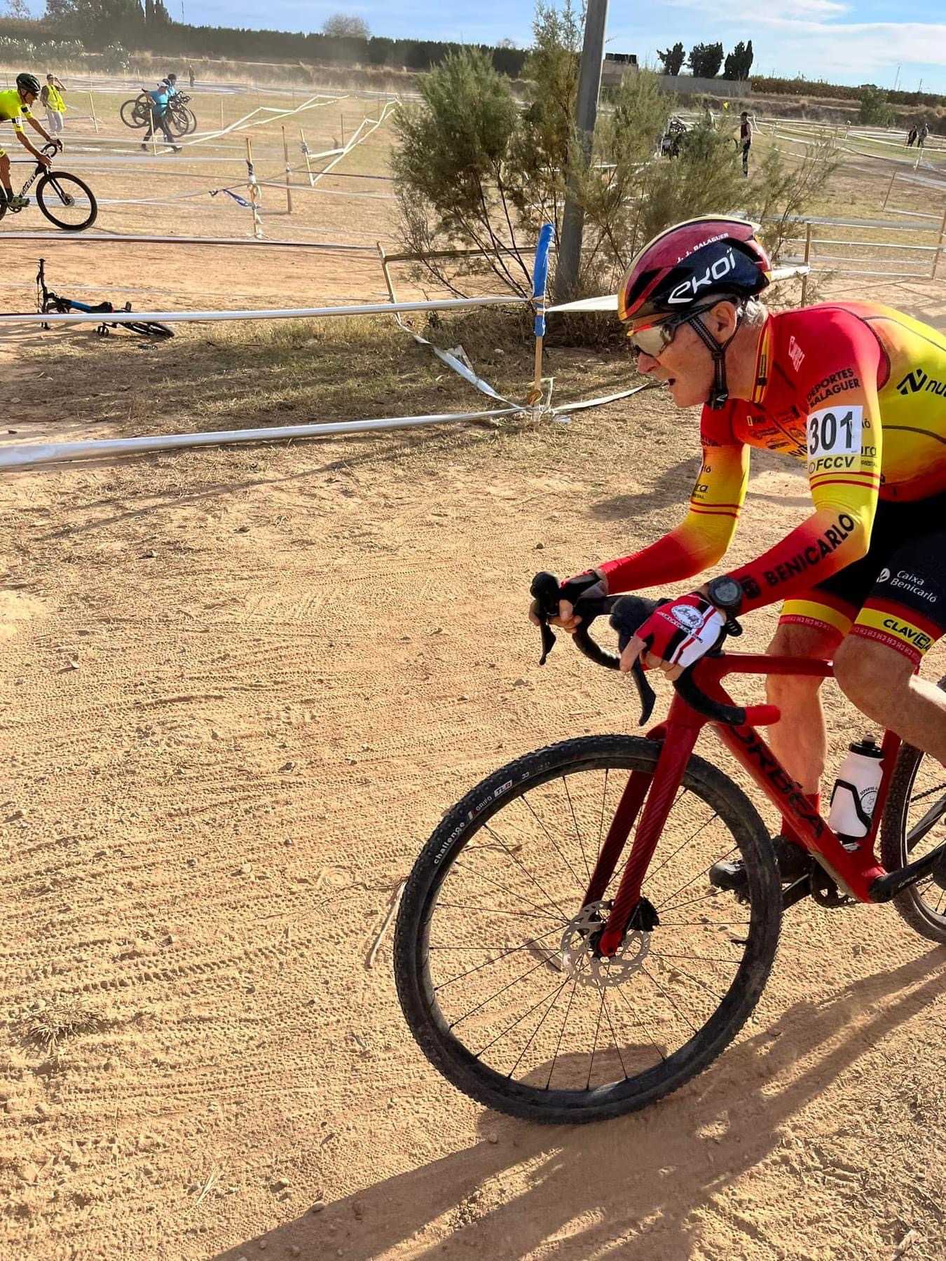 RAÚL MIRA Y SUSANA PÉREZ ARRASAN EN EL XXI CX CIUTAT DE CARLET
