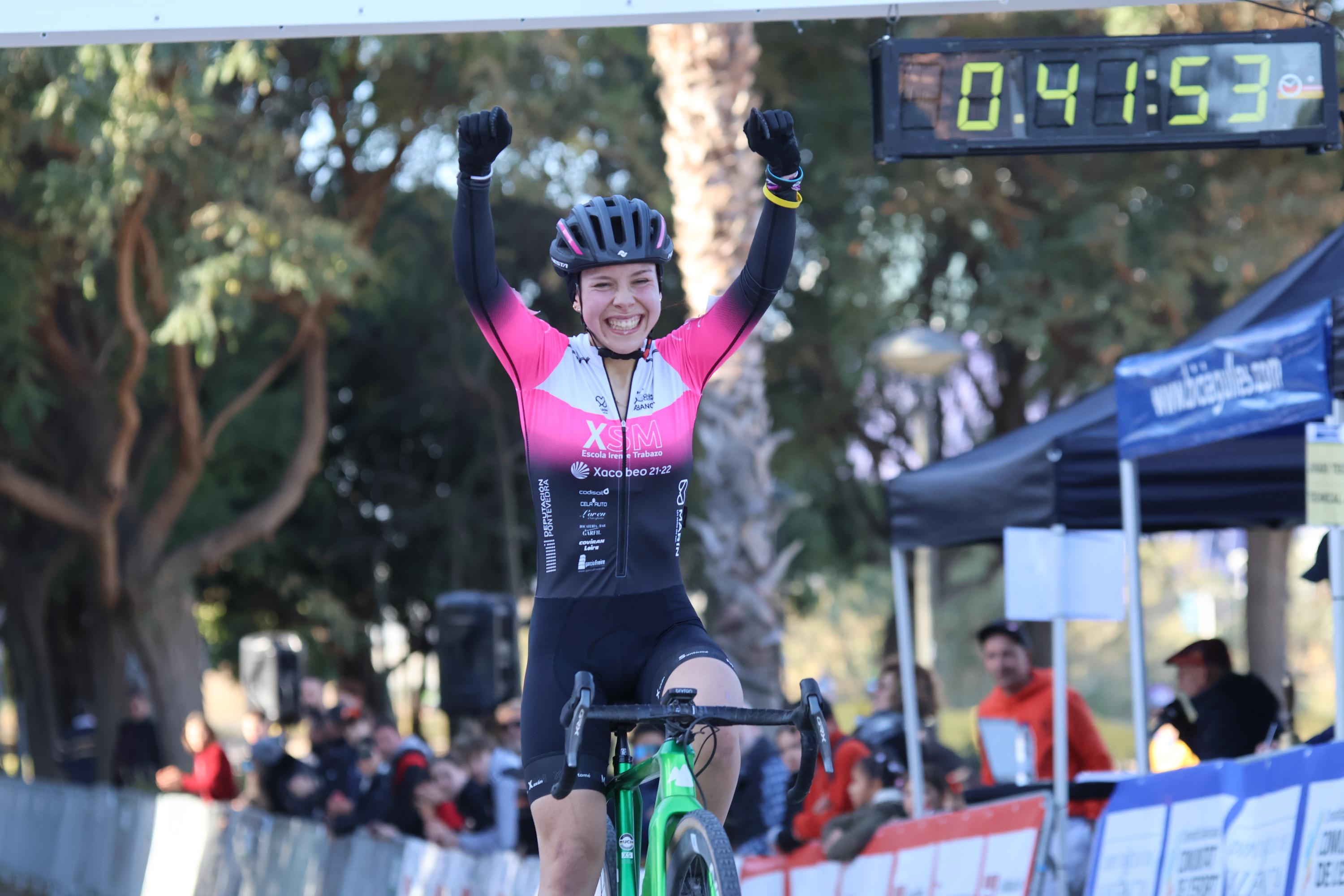 A cadete Alejandra Neira leva á Selección de Galicia ao podio no Ciclocrós Ciutat de València