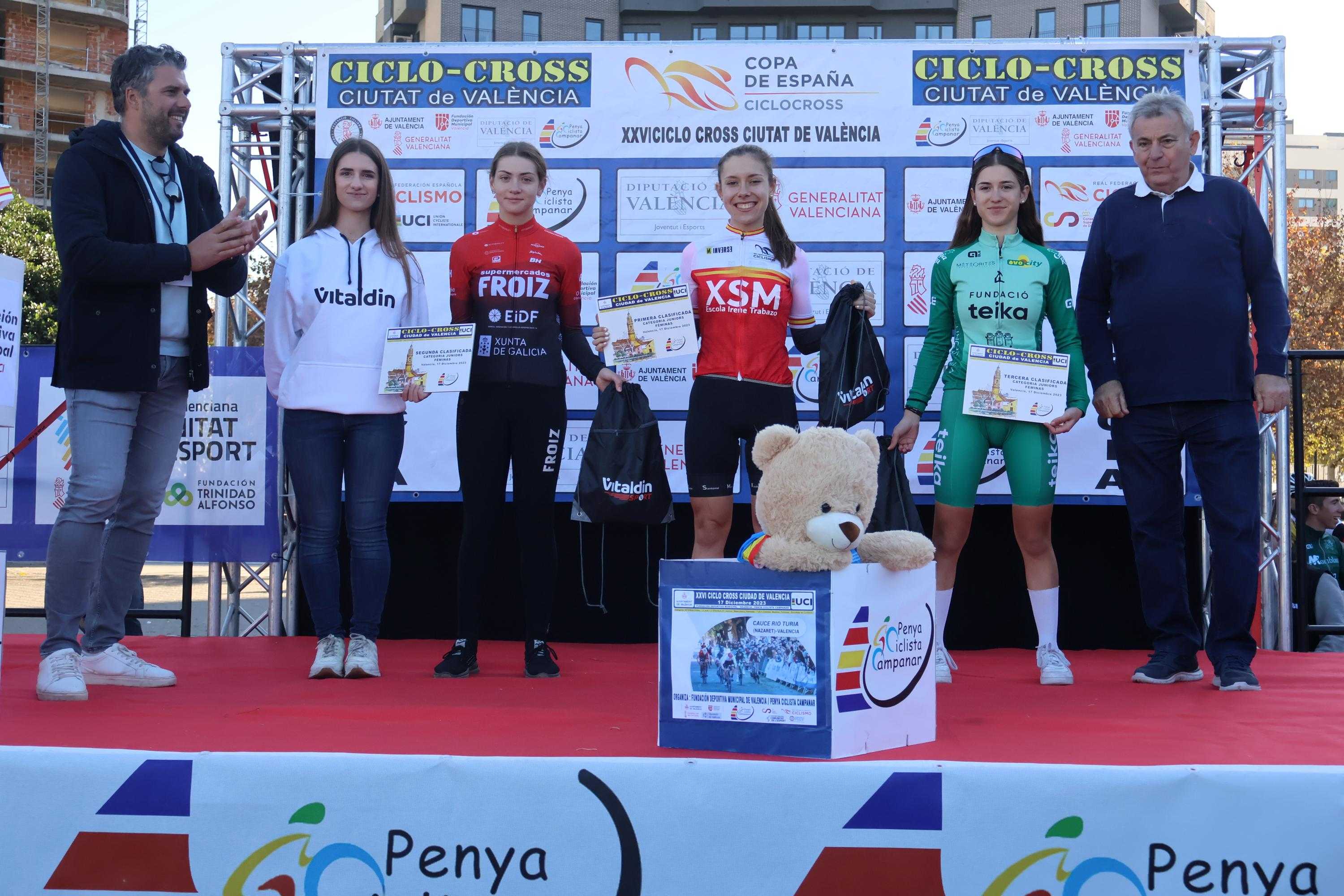 A cadete Alejandra Neira leva á Selección de Galicia ao podio no Ciclocrós Ciutat de València