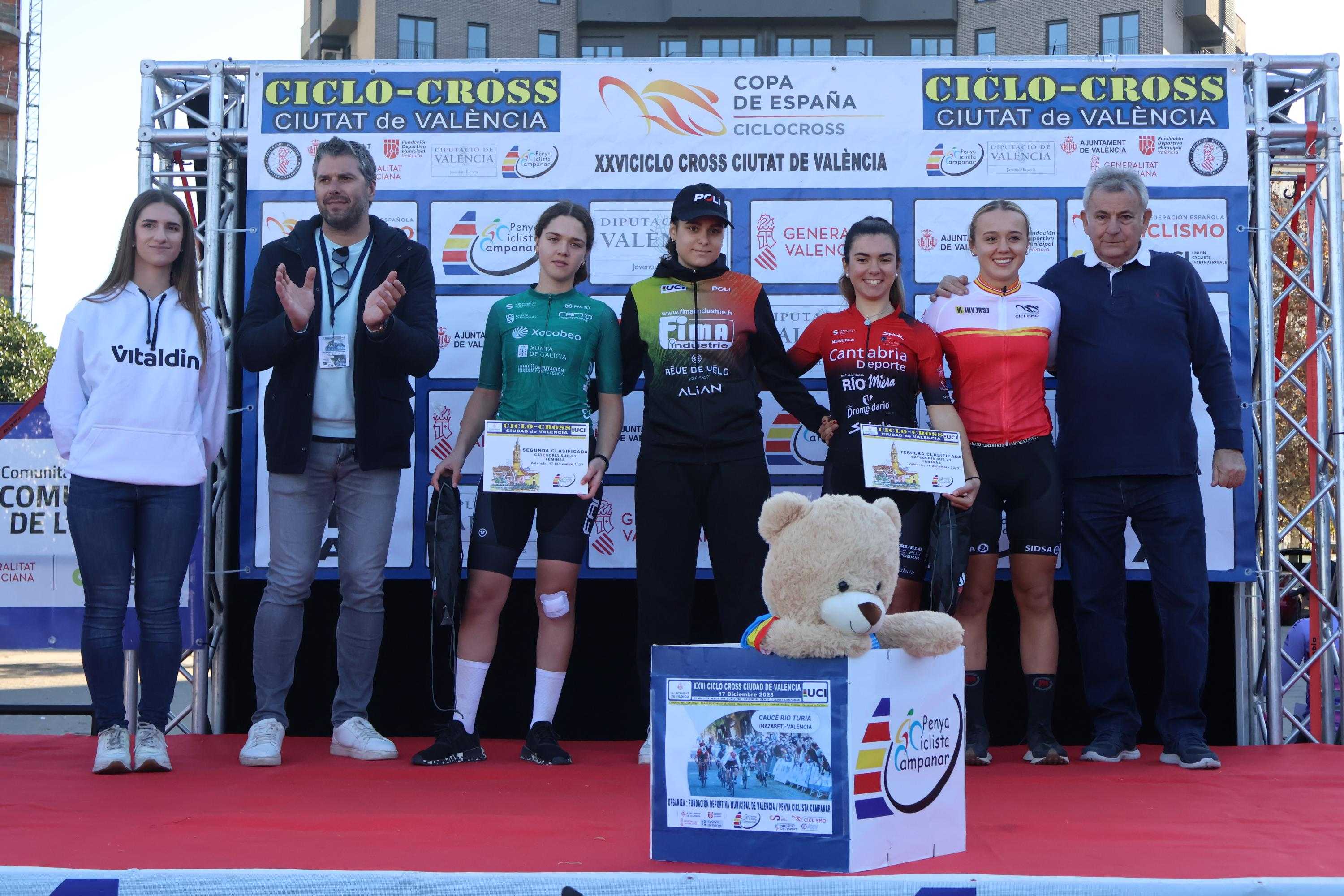 A cadete Alejandra Neira leva á Selección de Galicia ao podio no Ciclocrós Ciutat de València
