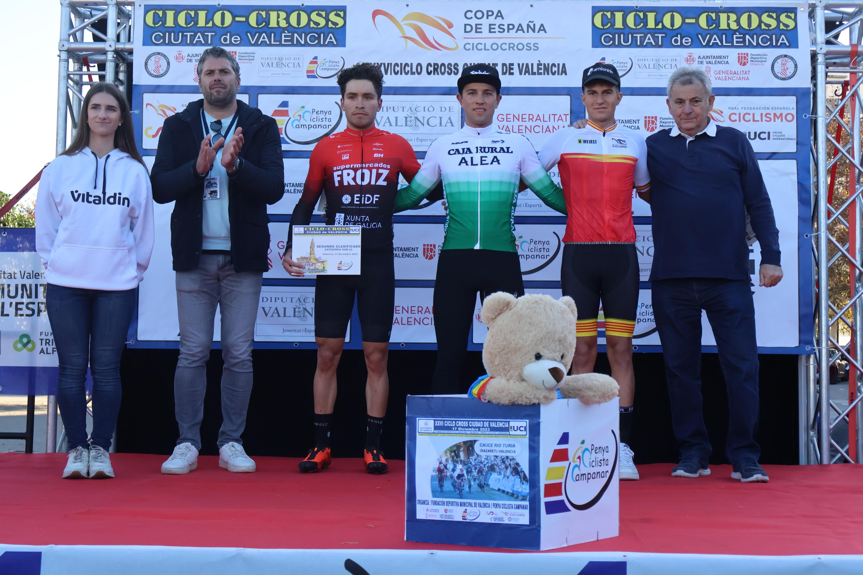 A cadete Alejandra Neira leva á Selección de Galicia ao podio no Ciclocrós Ciutat de València