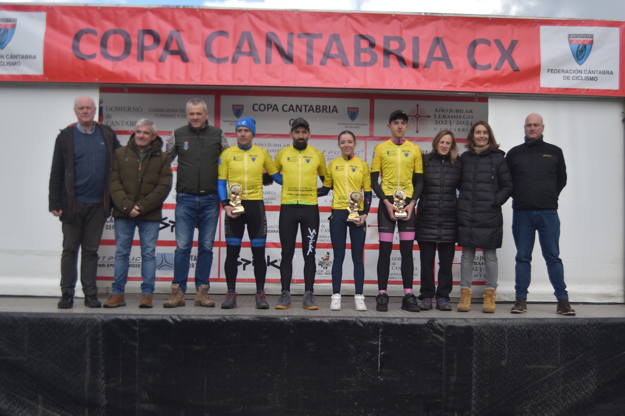Mazcuerras enfundó los maillots de campeones de la Copa Cantabria CX Sportpublic